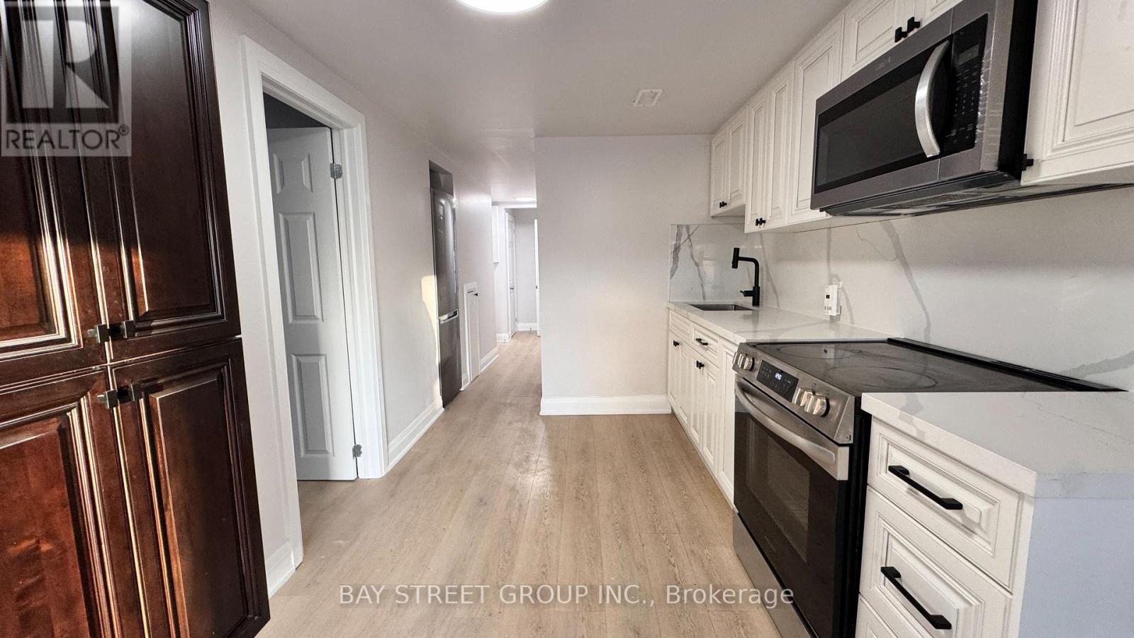 Unit C - 5731 Stanley Avenue, Niagara Falls, ON - Indoor Photo Showing Kitchen