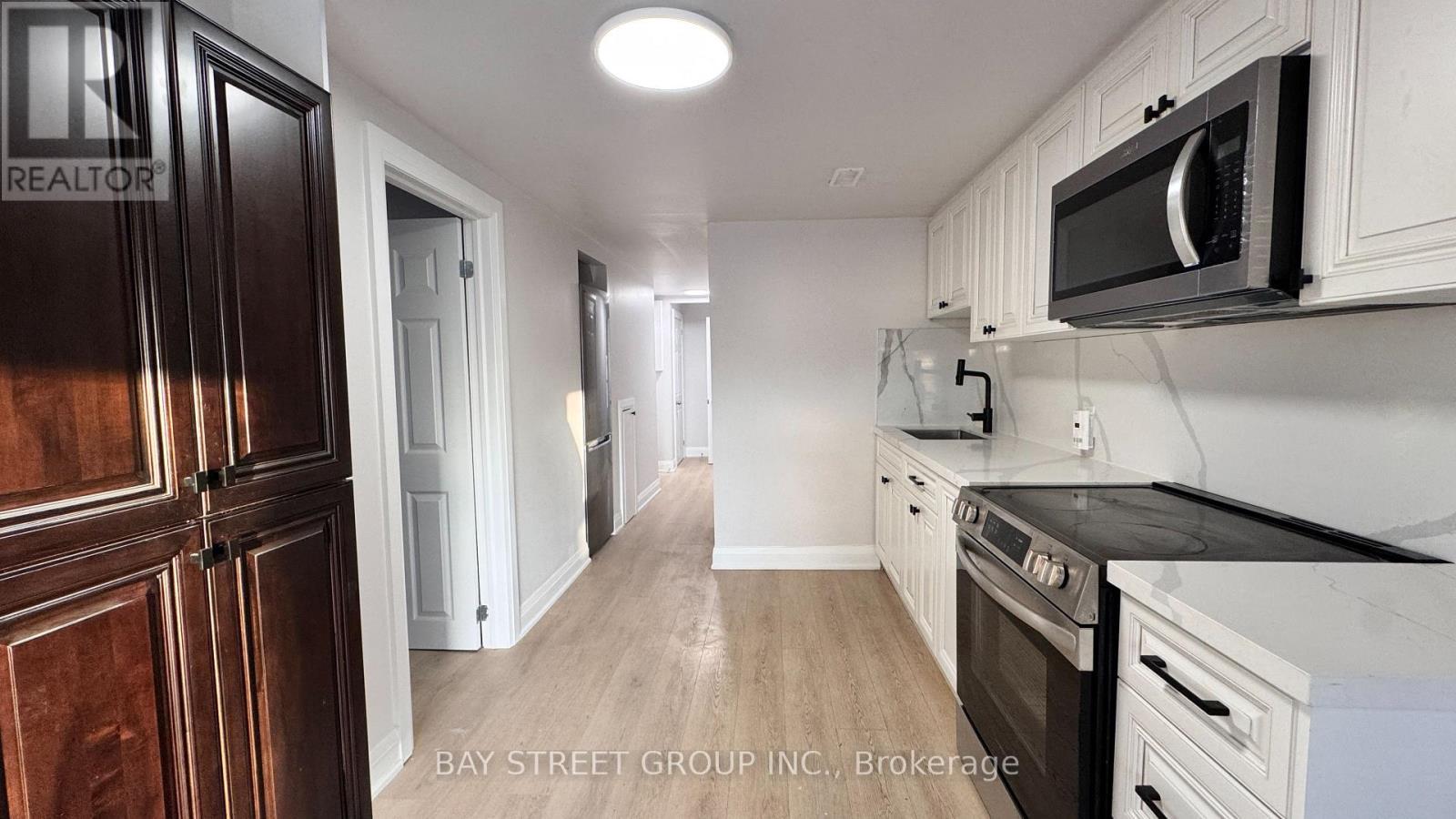 Unit C - 5731 Stanley Avenue, Niagara Falls, ON - Indoor Photo Showing Kitchen