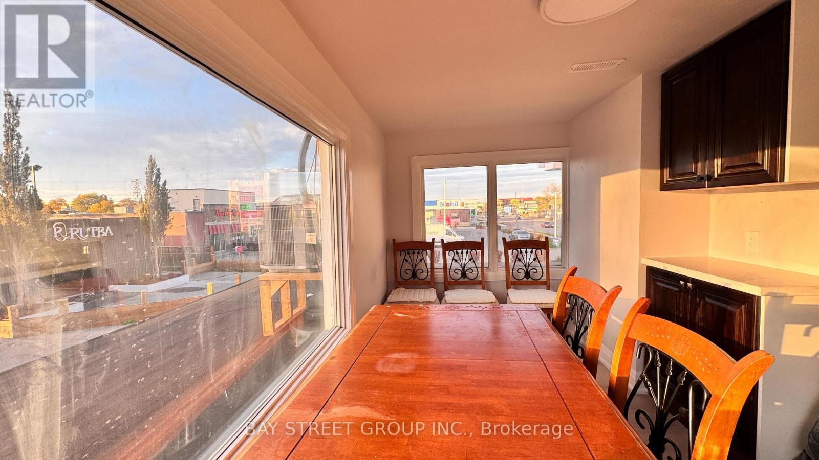 Unit C - 5731 Stanley Avenue, Niagara Falls, ON - Indoor Photo Showing Dining Room