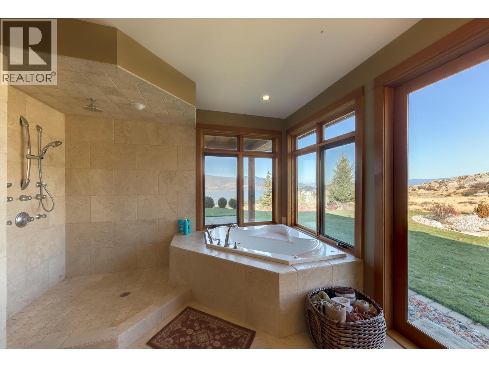 105 Timberline Road, Kelowna, BC - Indoor Photo Showing Bathroom