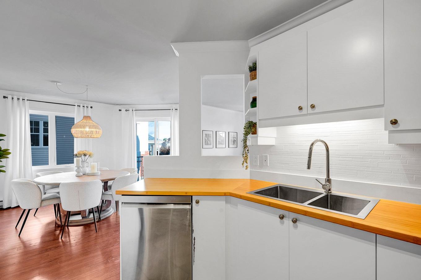 Kitchen - 5-1099 Boul. Maisonneuve, Saint-Jérôme, QC - Indoor Photo Showing Kitchen With Double Sink