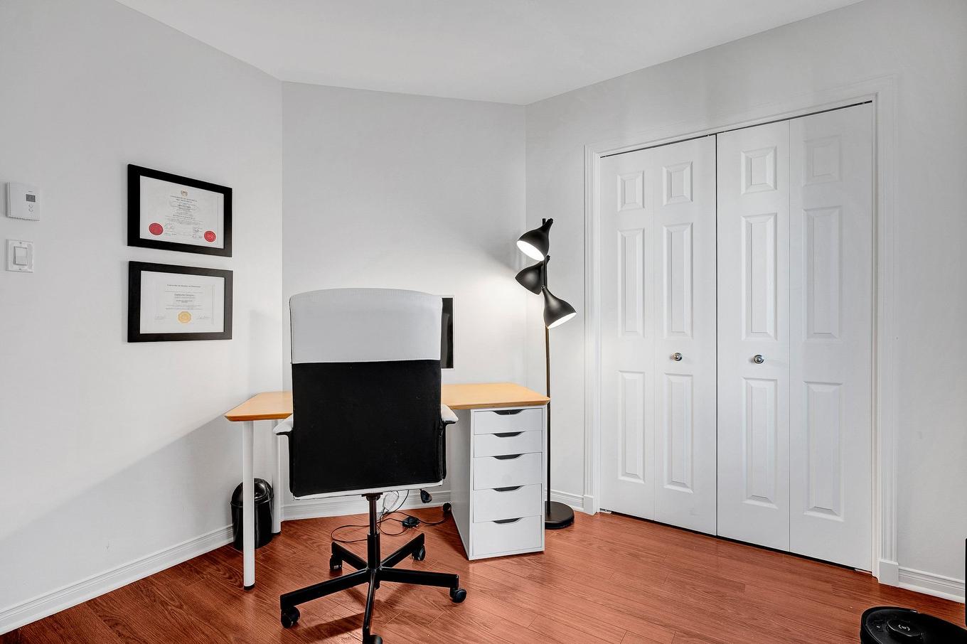 Bedroom - 5-1099 Boul. Maisonneuve, Saint-Jérôme, QC - Indoor