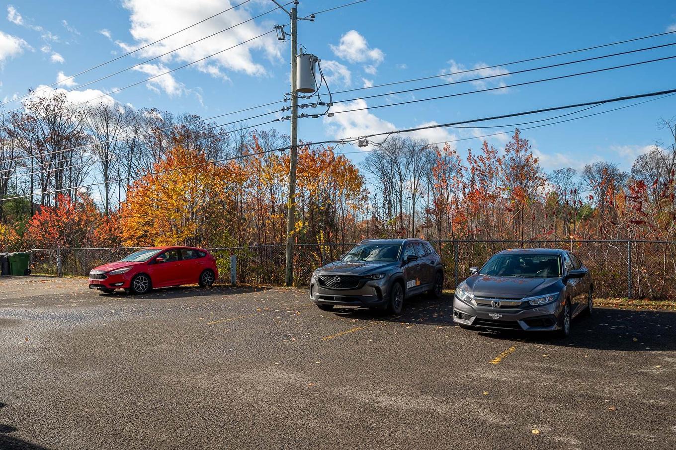 Parking - 5-1099 Boul. Maisonneuve, Saint-Jérôme, QC - Outdoor