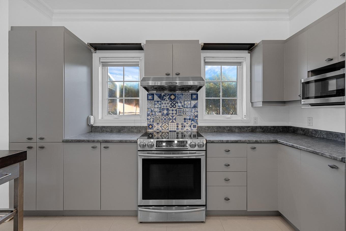 Kitchen - 8235 Av. Oceanie, Brossard, QC - Indoor Photo Showing Kitchen