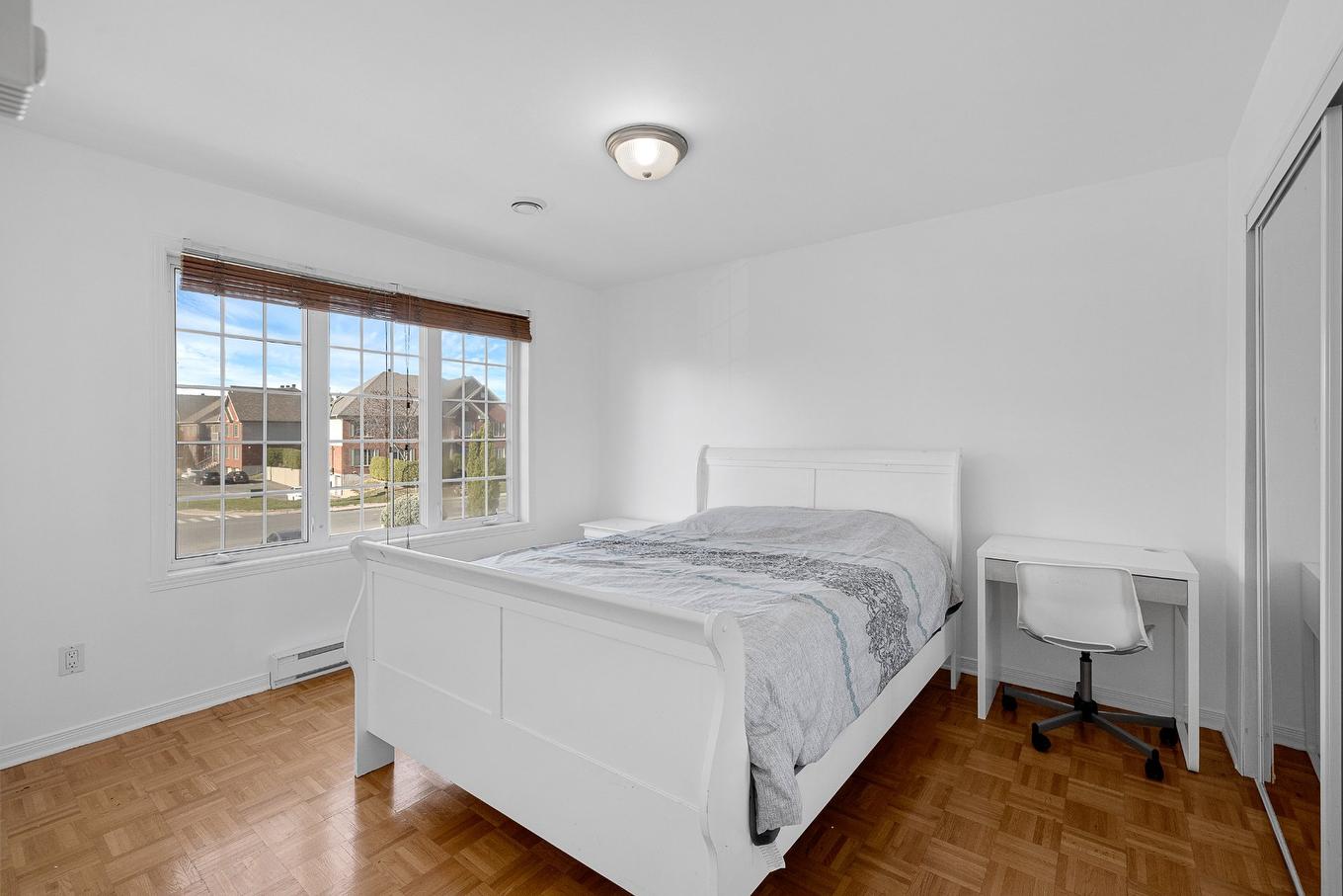 Bedroom - 8235 Av. Oceanie, Brossard, QC - Indoor Photo Showing Bedroom