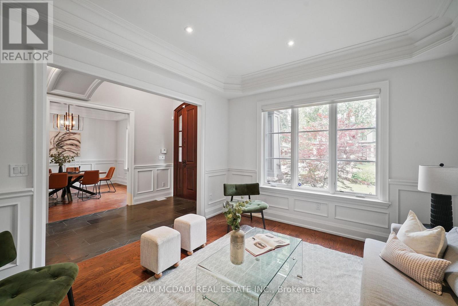 190 Maplewood Road, Mississauga, ON - Indoor Photo Showing Living Room