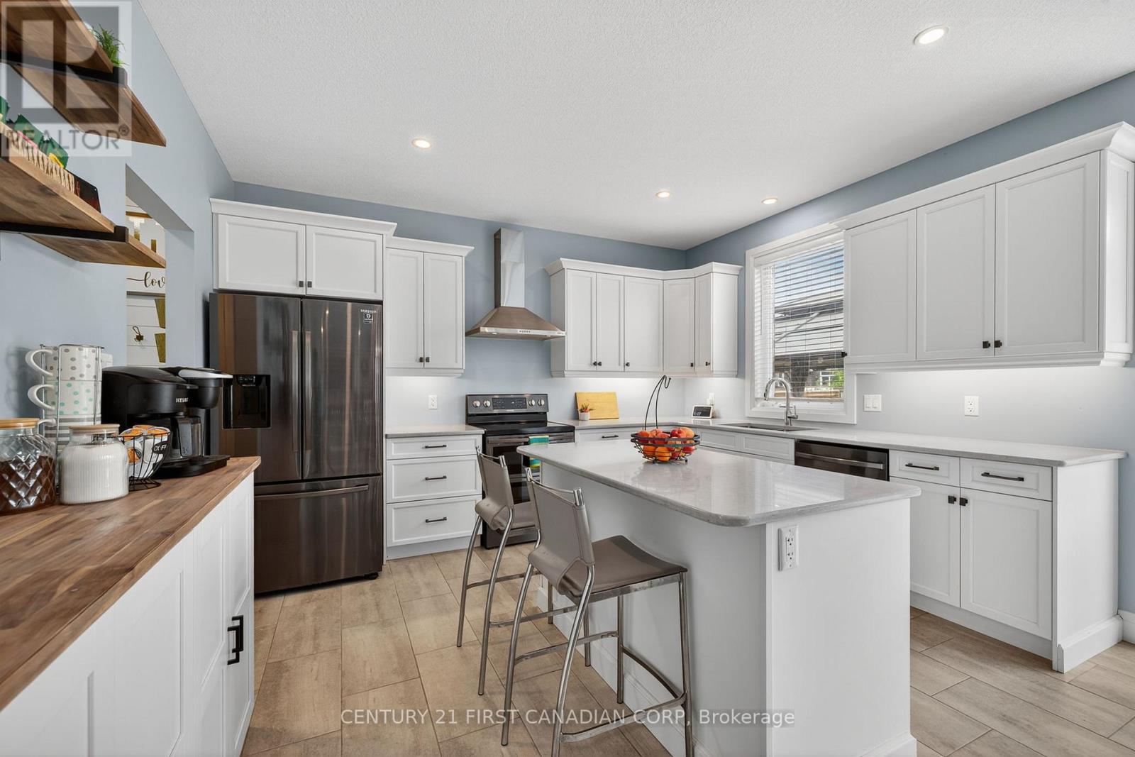 99 Thames Springs Crescent, Zorra (Thamesford), ON - Indoor Photo Showing Kitchen With Stainless Steel Kitchen
