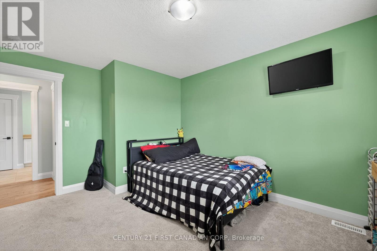 99 Thames Springs Crescent, Zorra (Thamesford), ON - Indoor Photo Showing Bedroom
