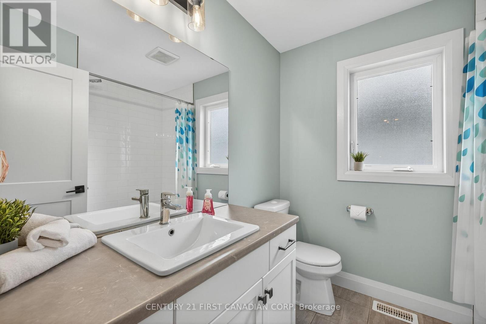 99 Thames Springs Crescent, Zorra (Thamesford), ON - Indoor Photo Showing Bathroom