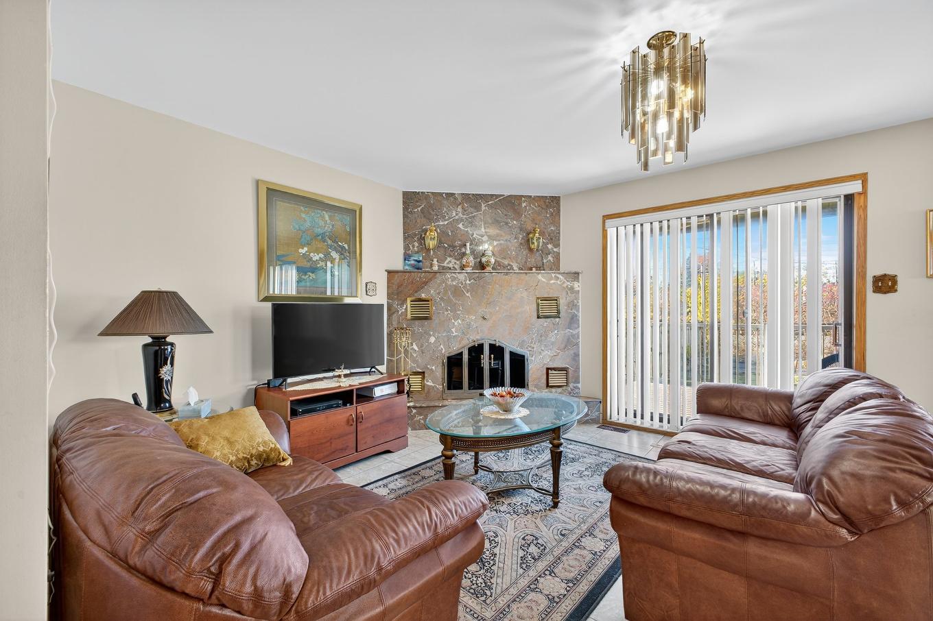 Family room - 6793 Ch. Baily, Côte-Saint-Luc, QC - Indoor Photo Showing Living Room