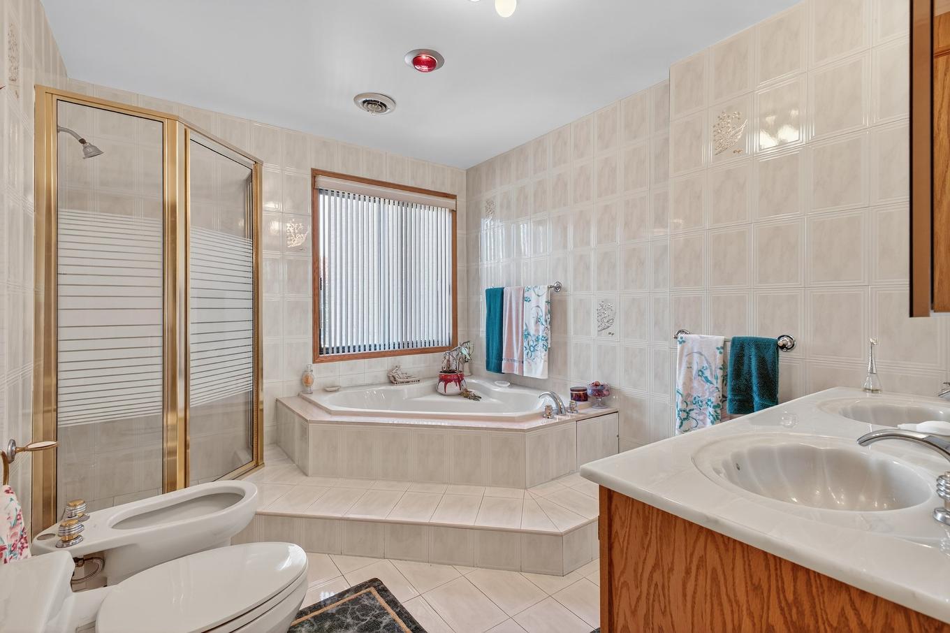 Ensuite bathroom - 6793 Ch. Baily, Côte-Saint-Luc, QC - Indoor Photo Showing Bathroom