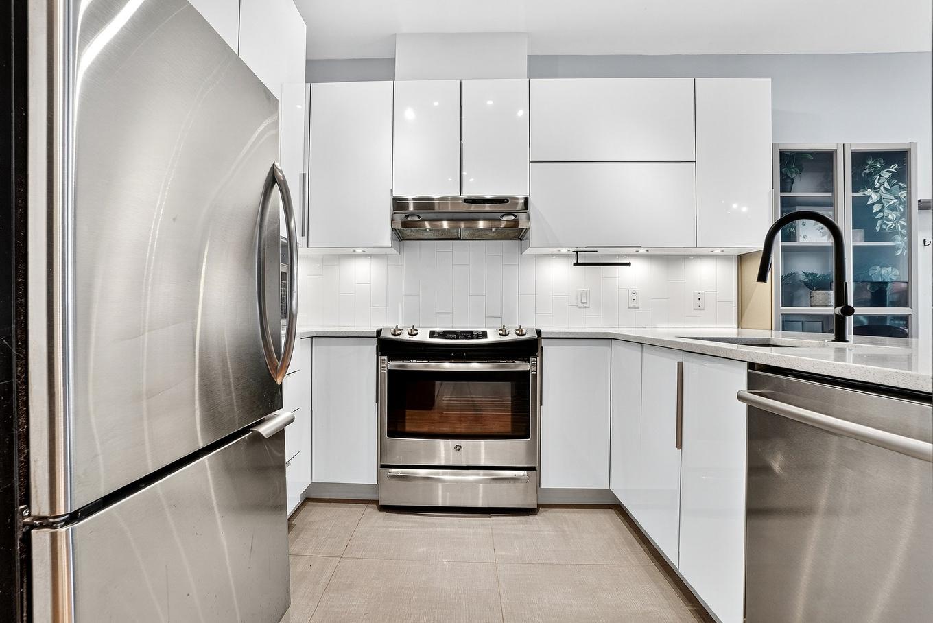 Kitchen - 3-1805 Boul. St-Joseph E., Montréal (Le Plateau-Mont-Royal), QC - Indoor Photo Showing Kitchen With Upgraded Kitchen