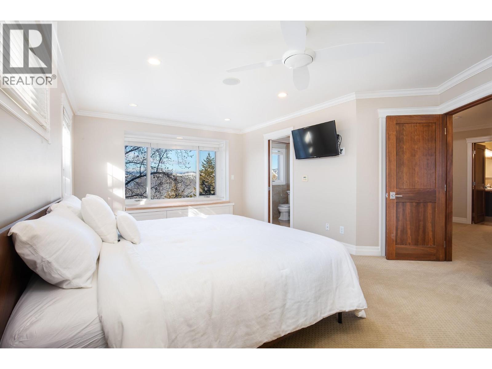 1978 High Schylea Drive, Kamloops, BC - Indoor Photo Showing Bedroom