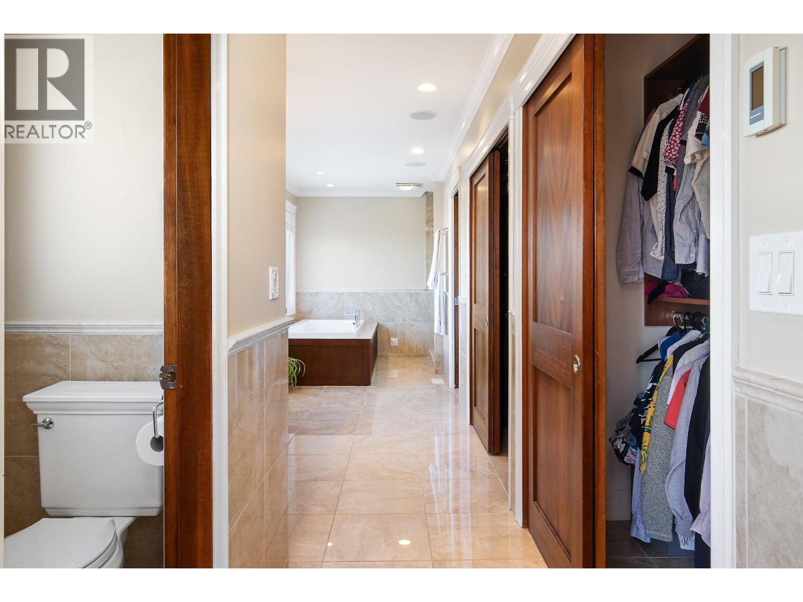 1978 High Schylea Drive, Kamloops, BC - Indoor