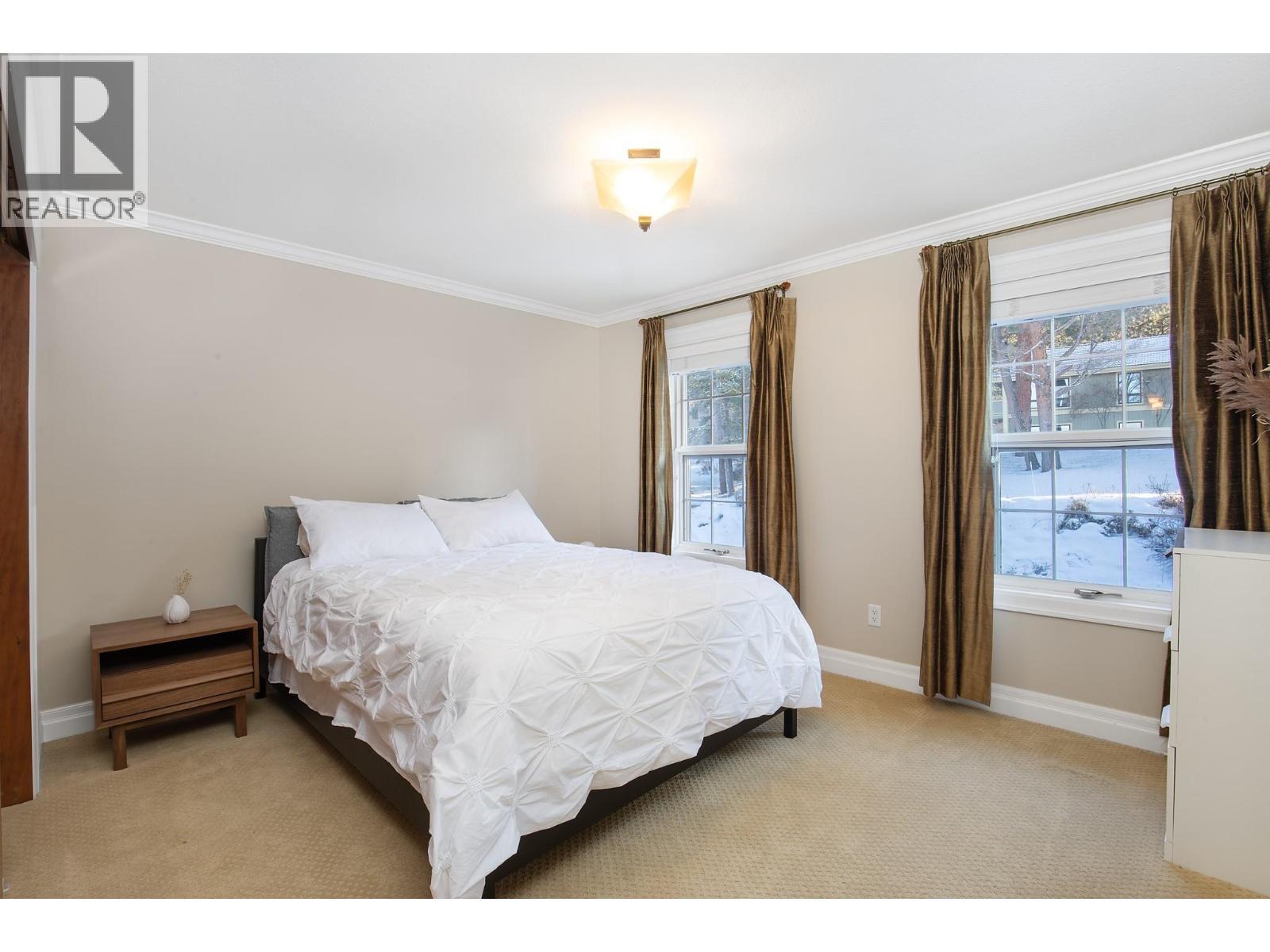 1978 High Schylea Drive, Kamloops, BC - Indoor Photo Showing Bedroom