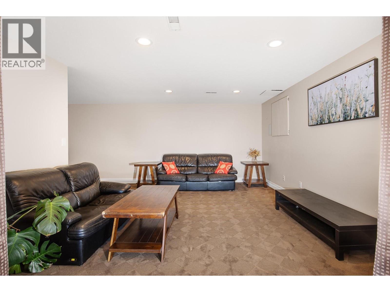 1978 High Schylea Drive, Kamloops, BC - Indoor