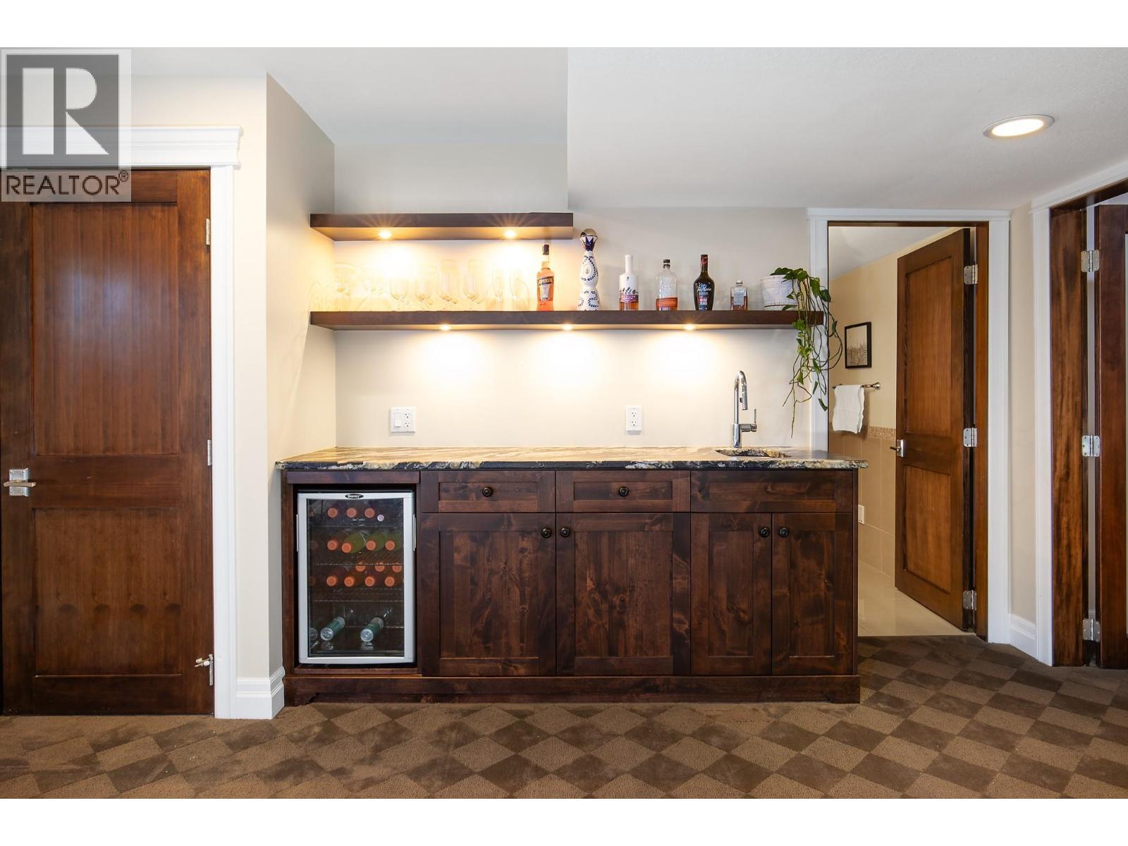 1978 High Schylea Drive, Kamloops, BC - Indoor