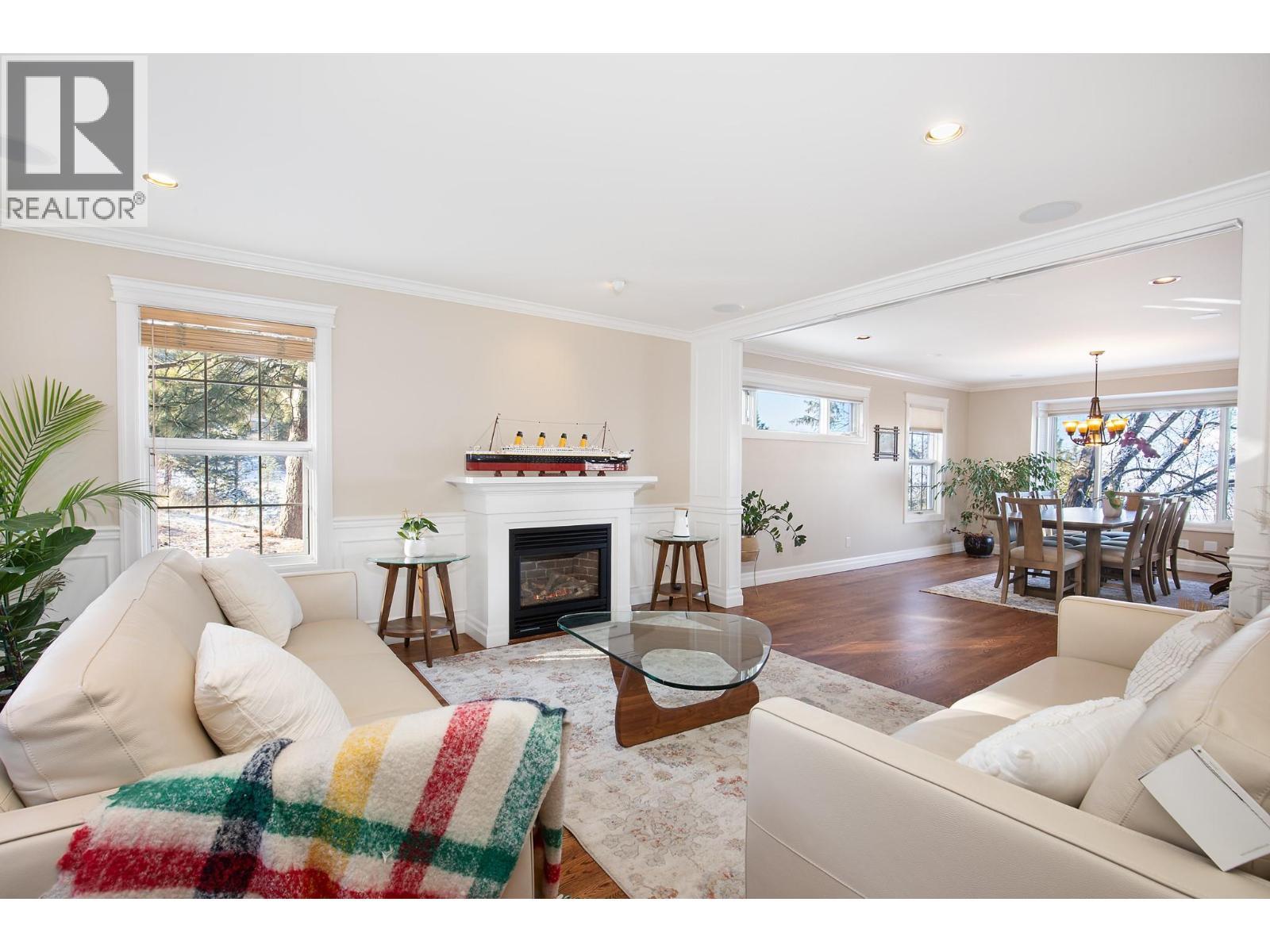 1978 High Schylea Drive, Kamloops, BC - Indoor Photo Showing Living Room With Fireplace