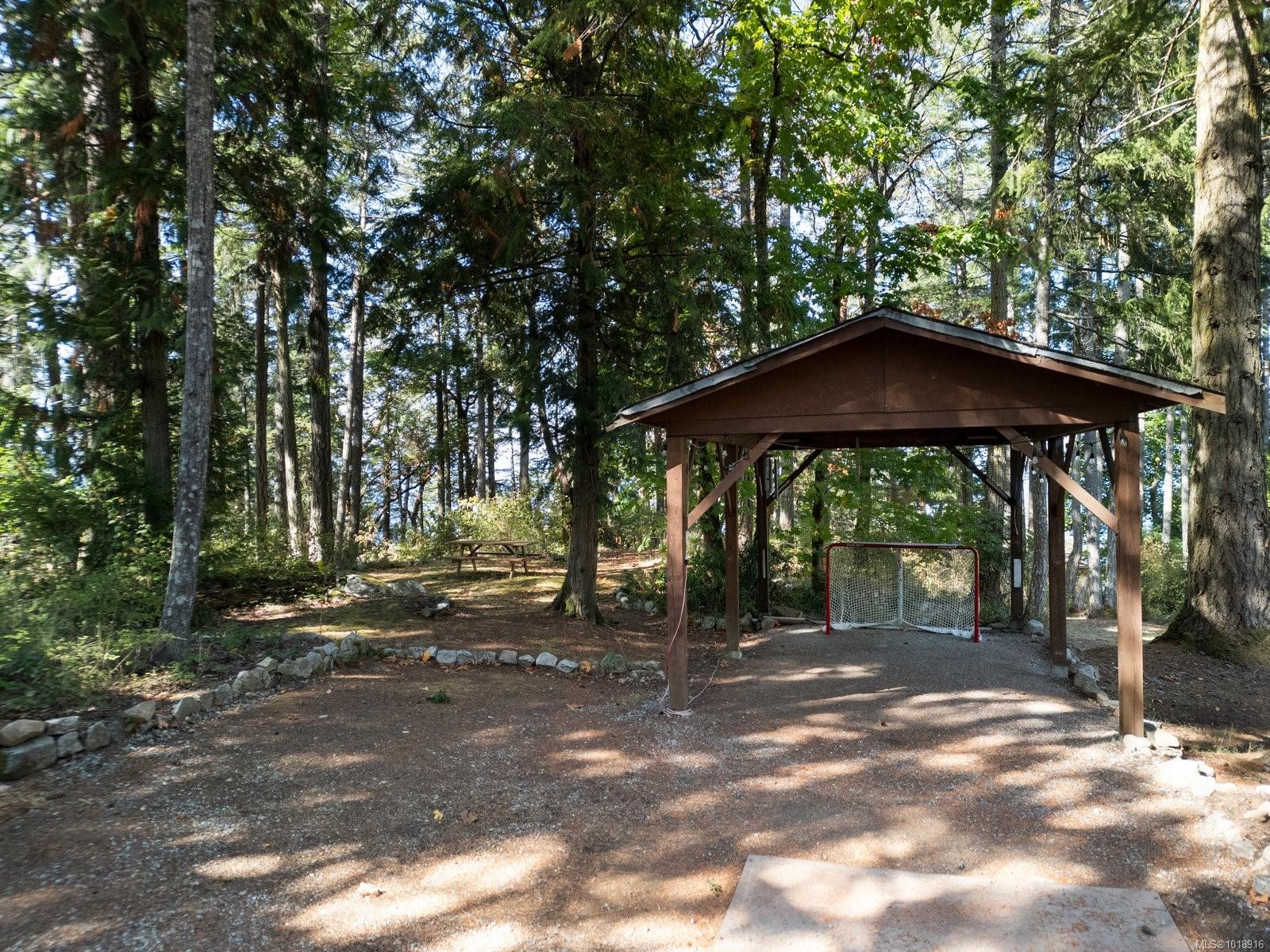 560 Salmon Rd, North Saanich, BC