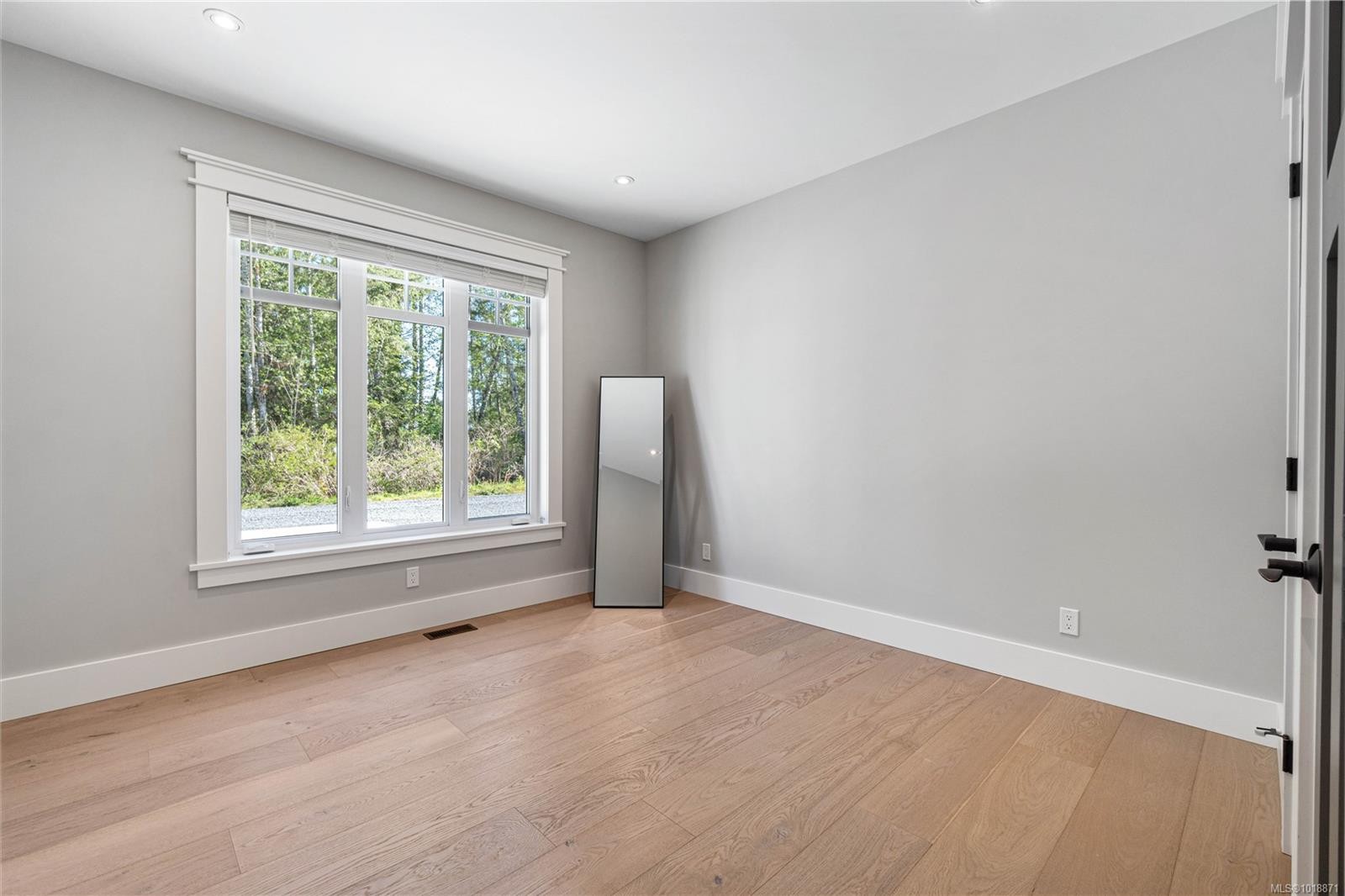 1227 Burbank Rd, Qualicum Beach, BC