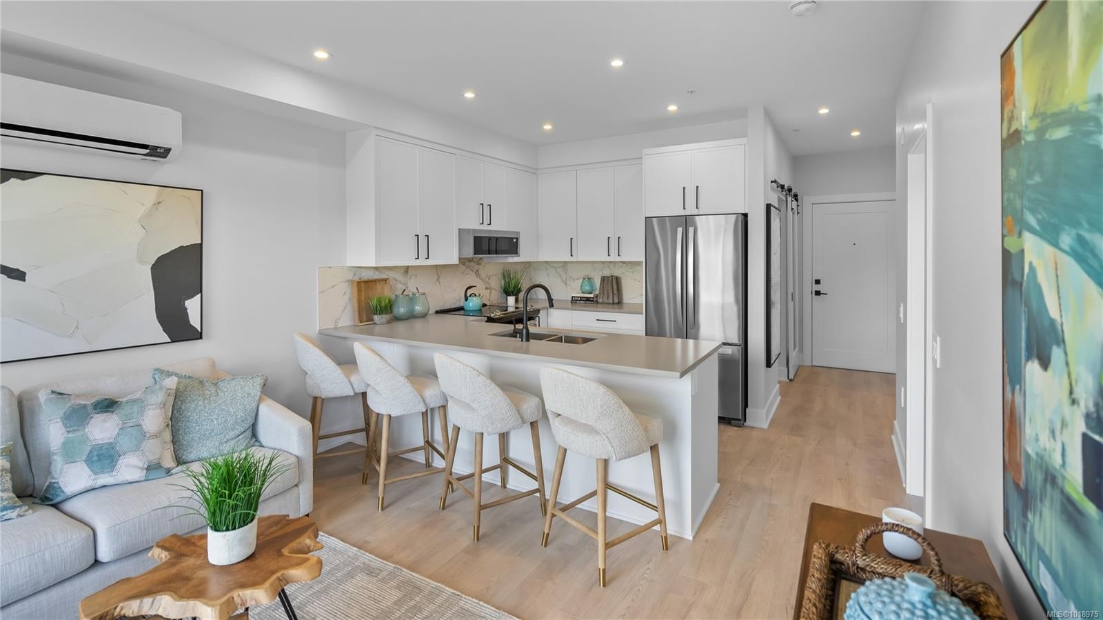 614-1371 Goldstream Ave, Langford, BC - Indoor Photo Showing Kitchen With Upgraded Kitchen