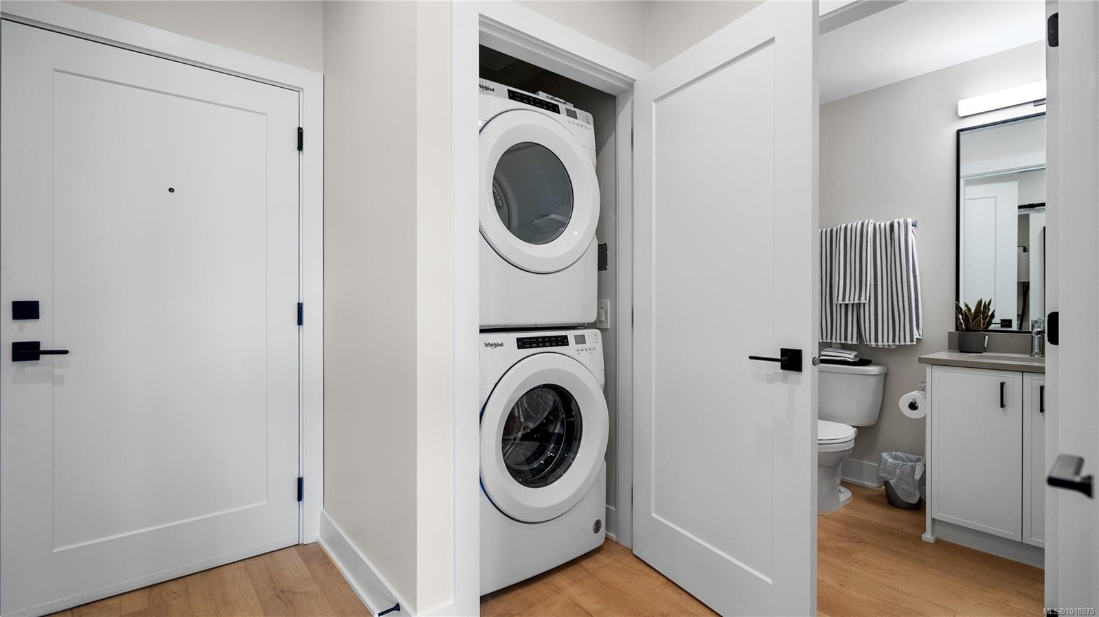 614-1371 Goldstream Ave, Langford, BC - Indoor Photo Showing Laundry Room