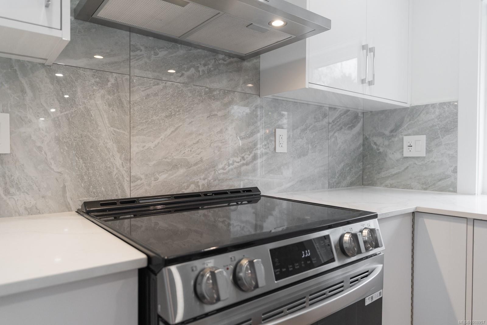 4037 Lakehill Pl, Saanich, BC