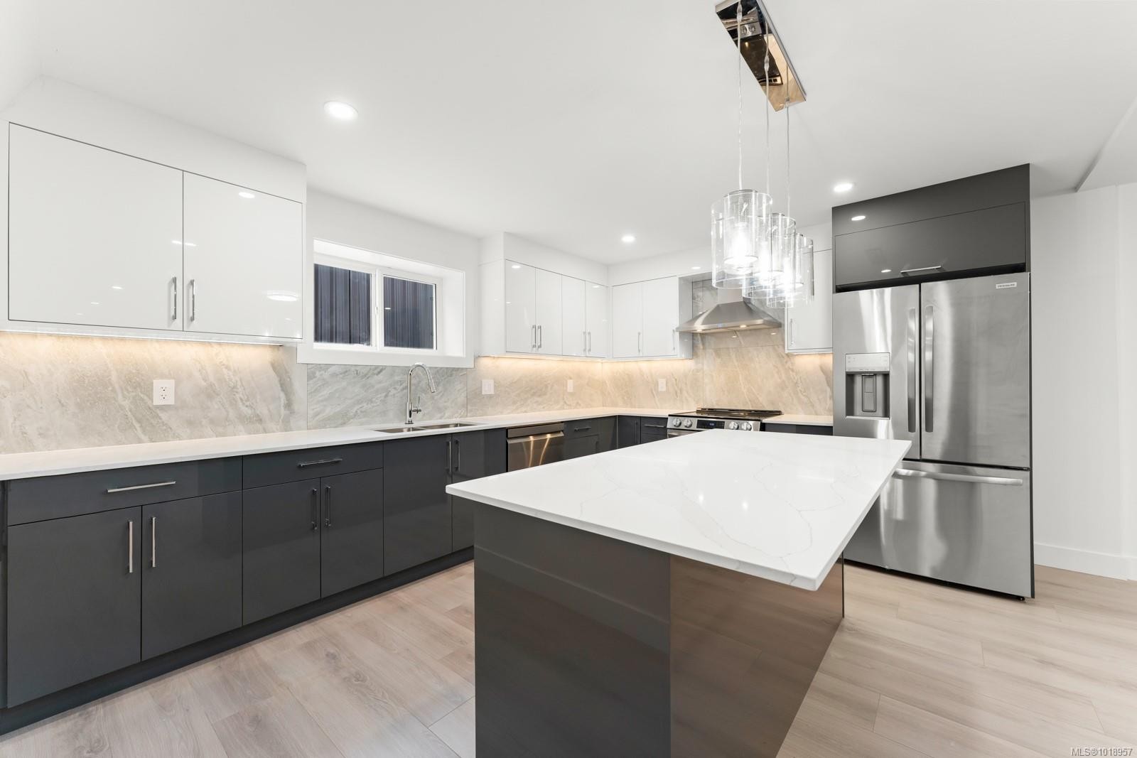 4037 Lakehill Pl, Saanich, BC