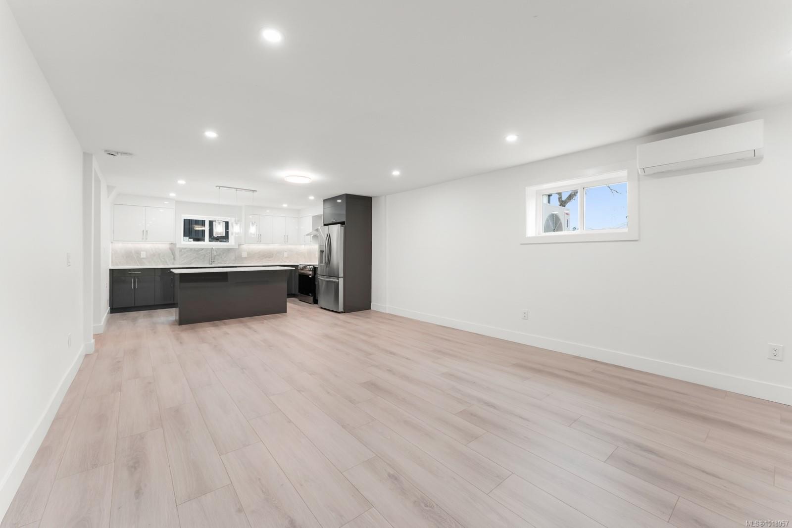 4037 Lakehill Pl, Saanich, BC