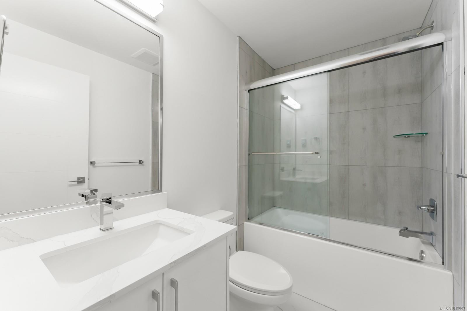 4037 Lakehill Pl, Saanich, BC