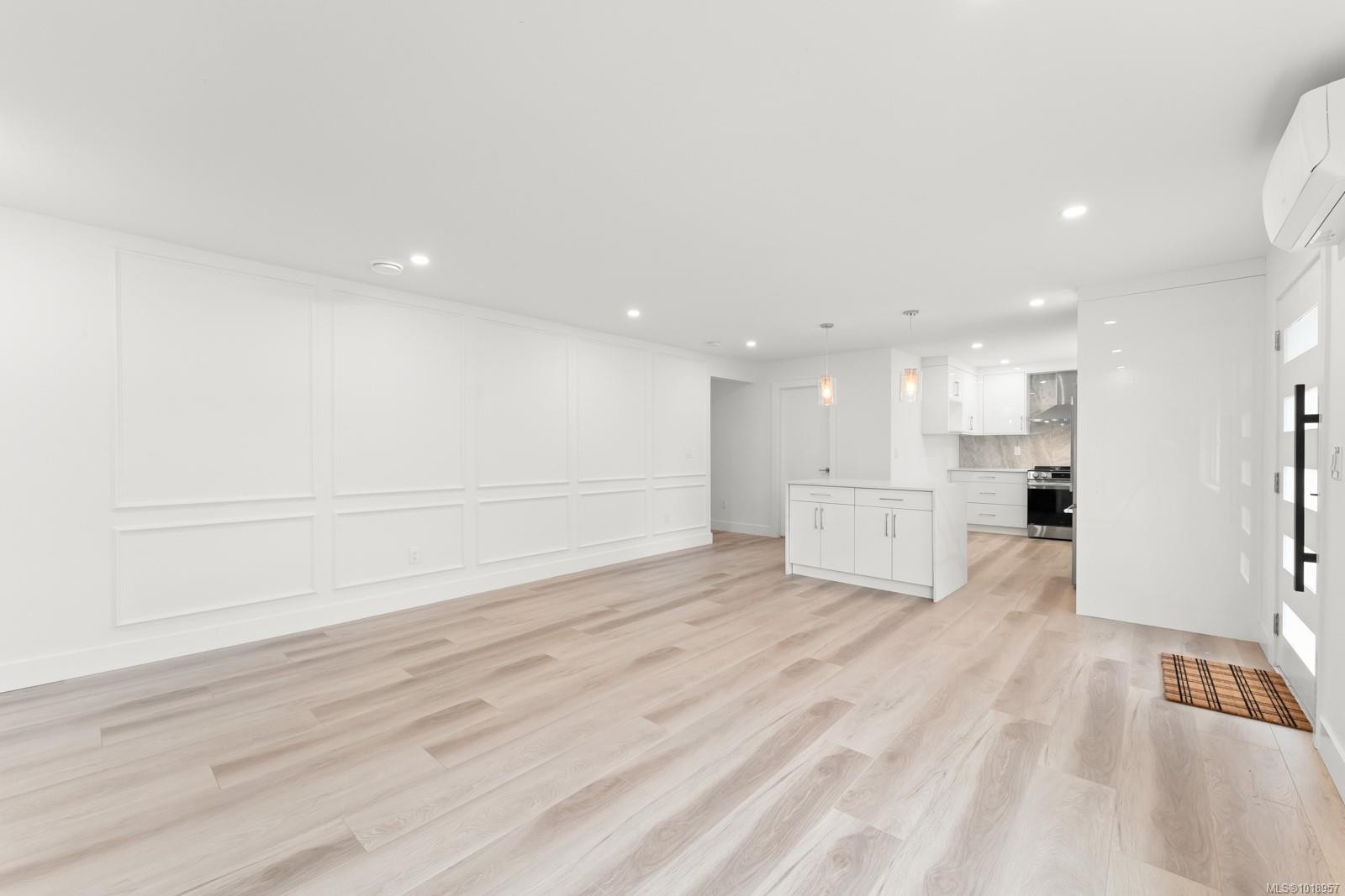 4037 Lakehill Pl, Saanich, BC