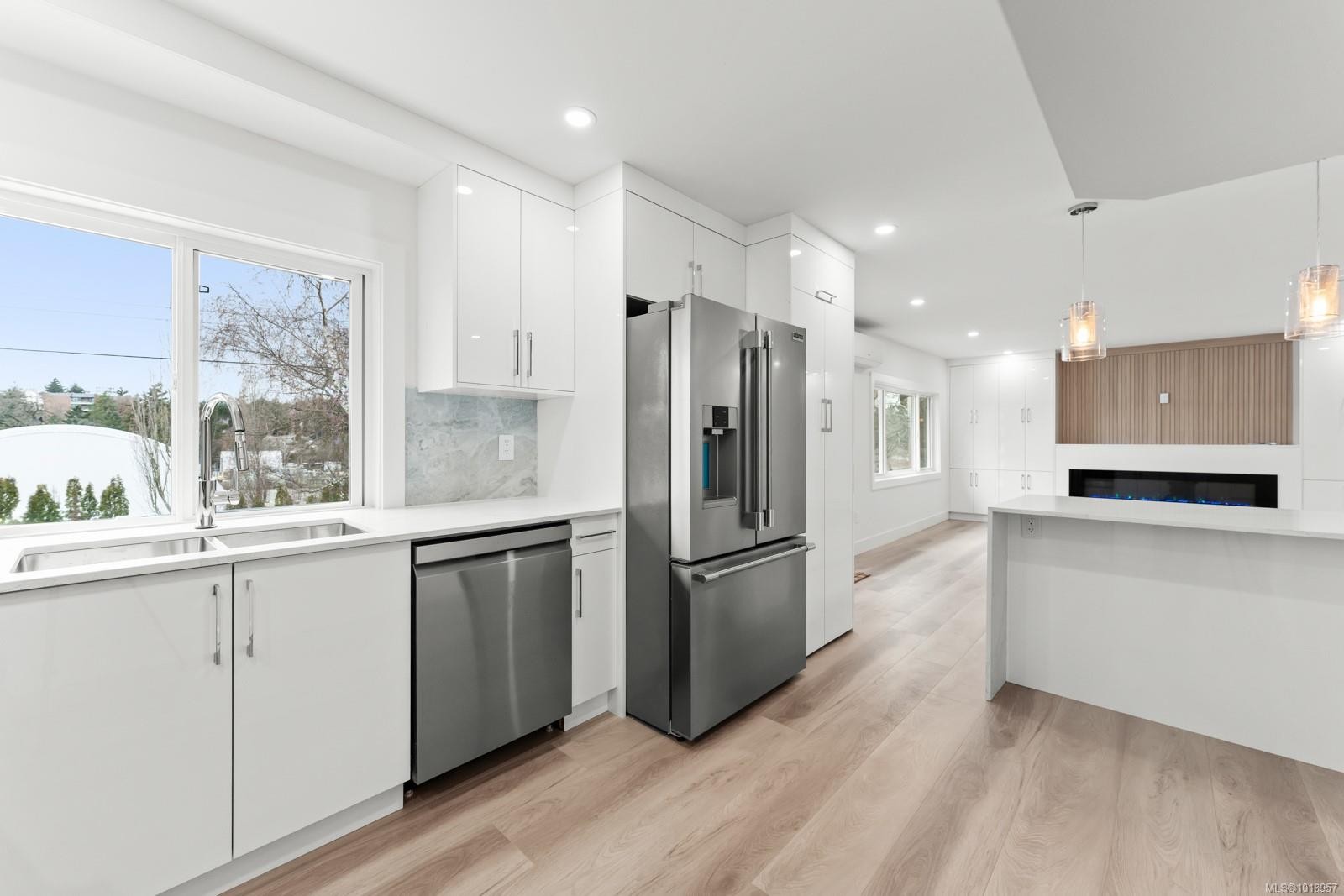 4037 Lakehill Pl, Saanich, BC