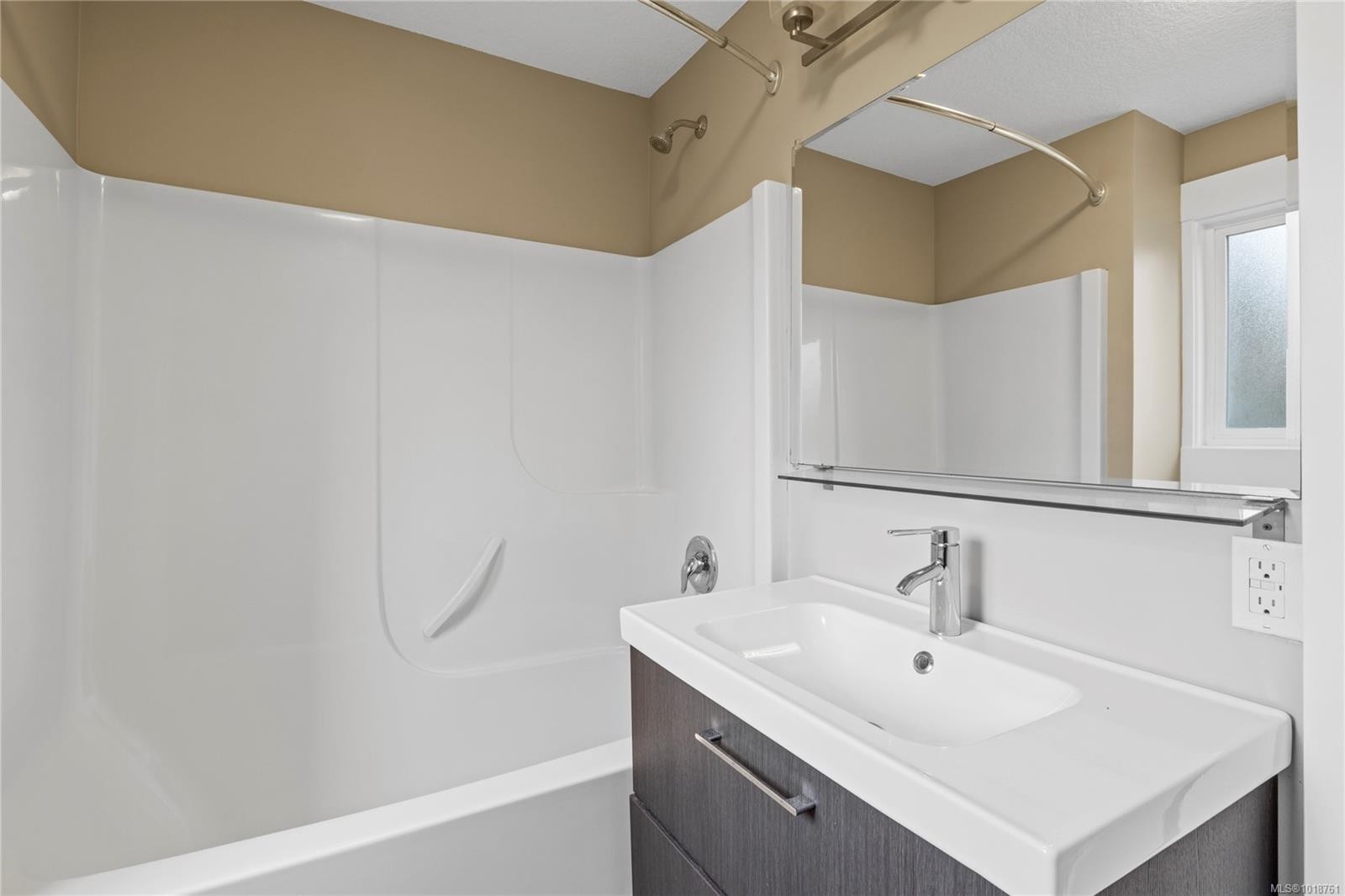 642 Forsyth Ave, Parksville, BC