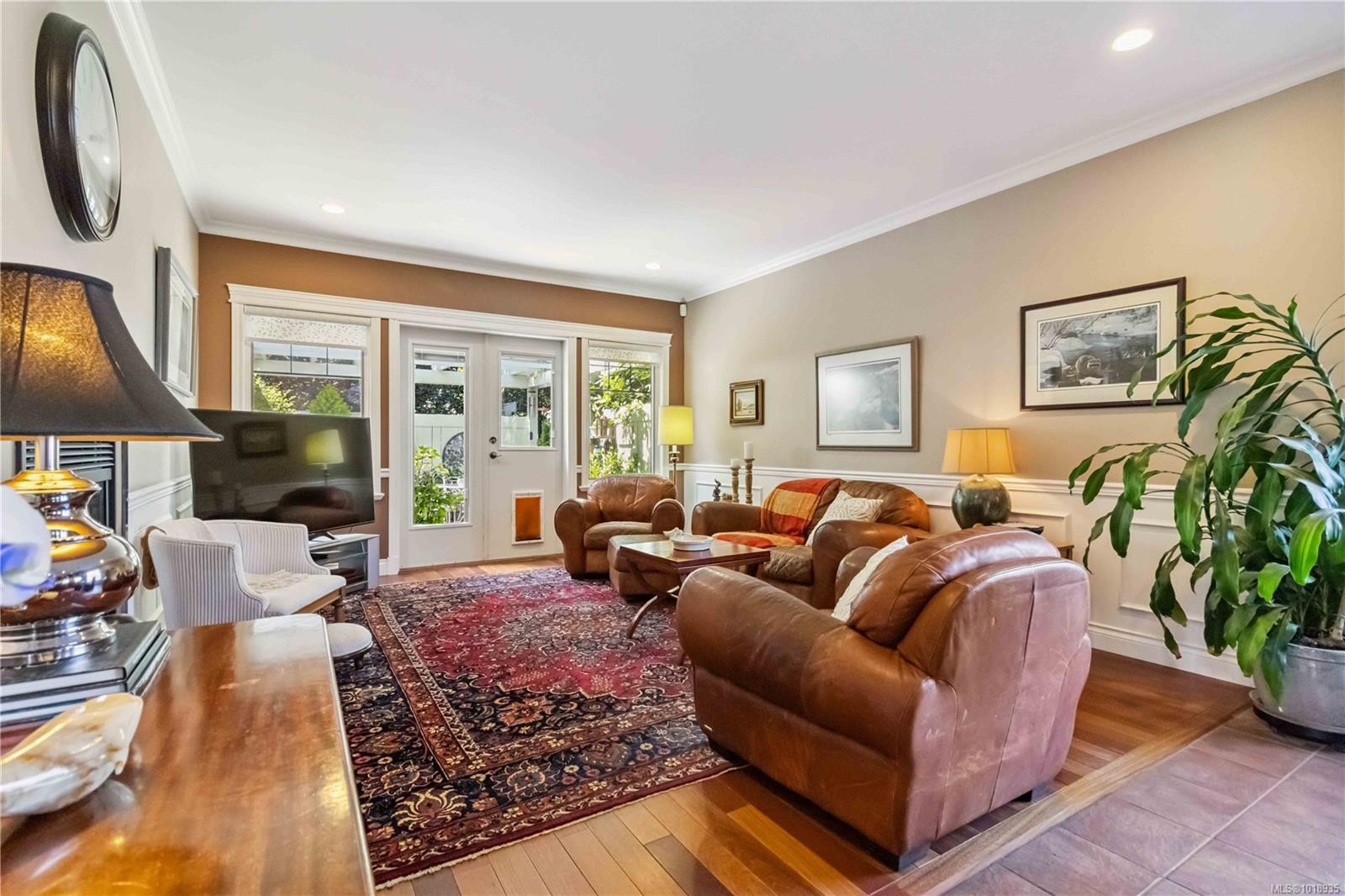 1702 De Sousa Pl, Saanich, BC