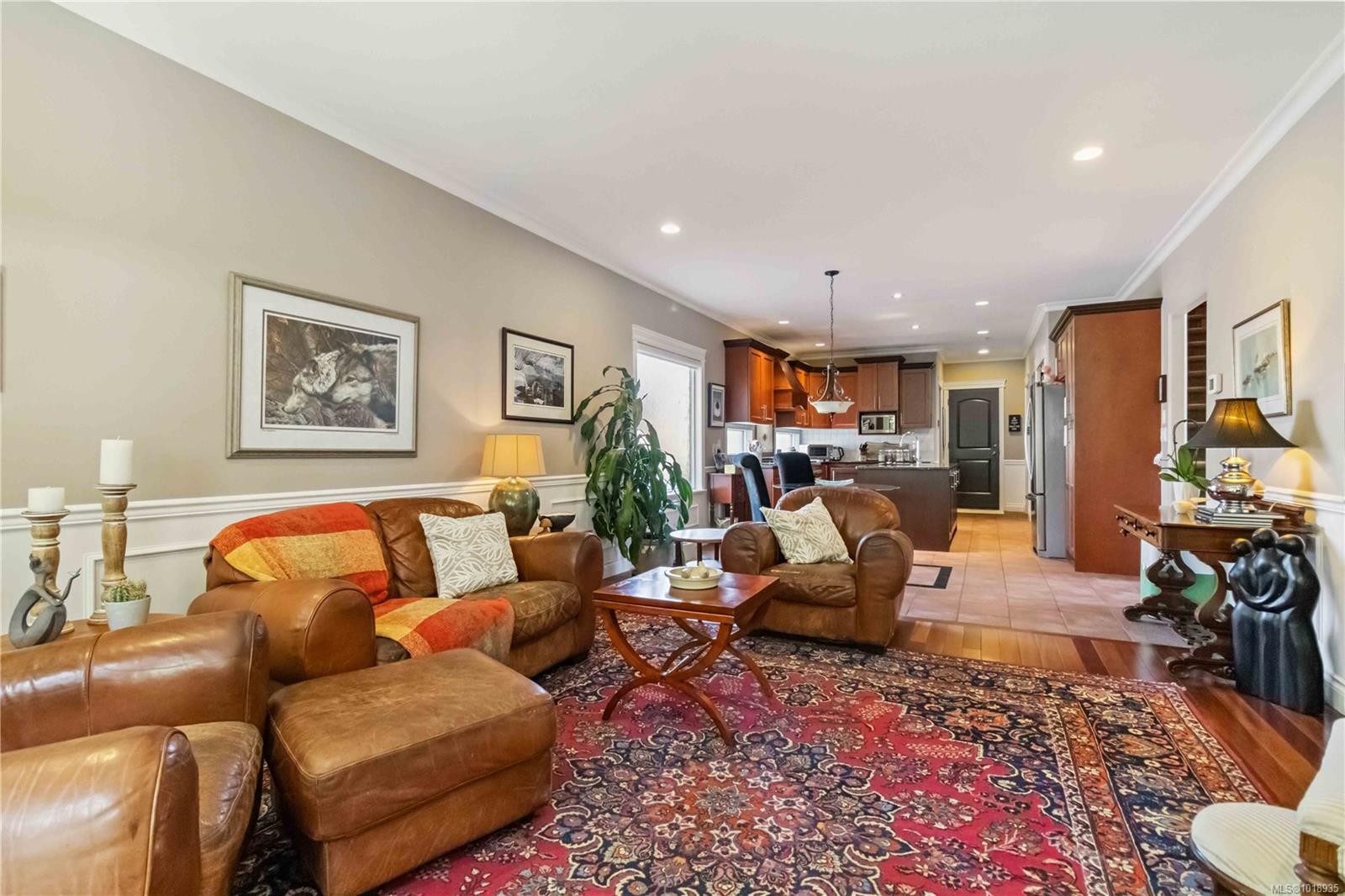 1702 De Sousa Pl, Saanich, BC