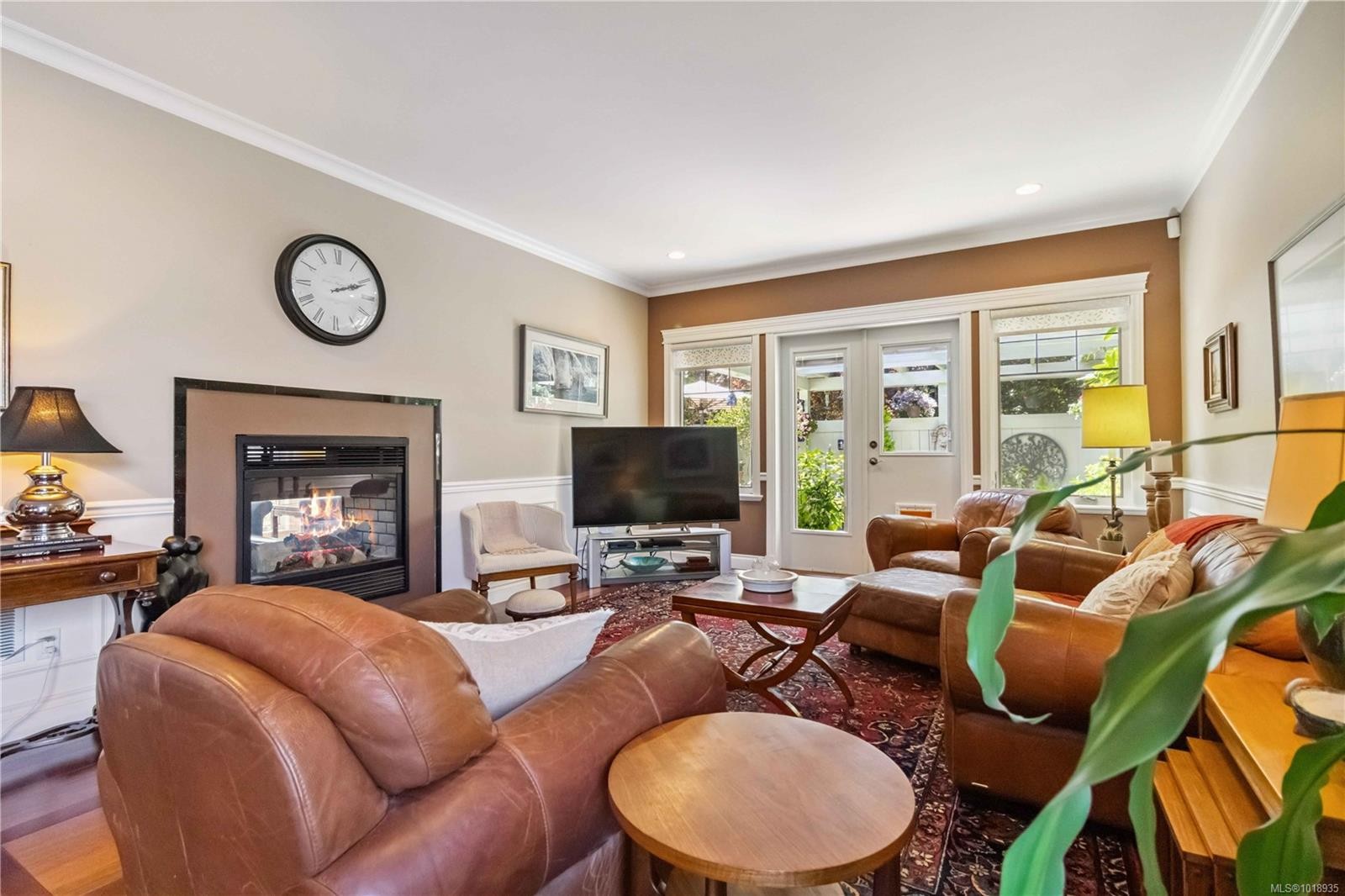 1702 De Sousa Pl, Saanich, BC