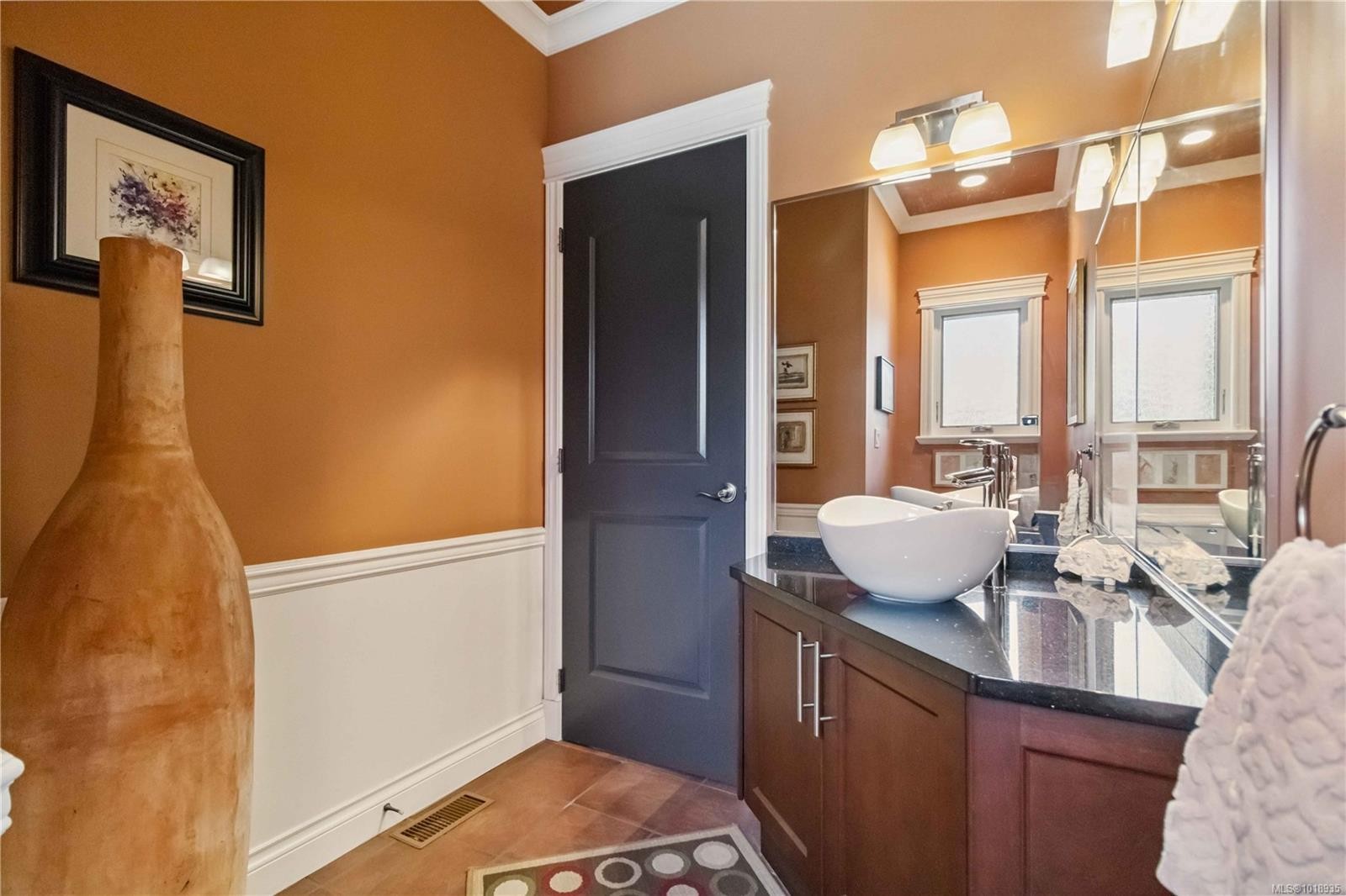 1702 De Sousa Pl, Saanich, BC