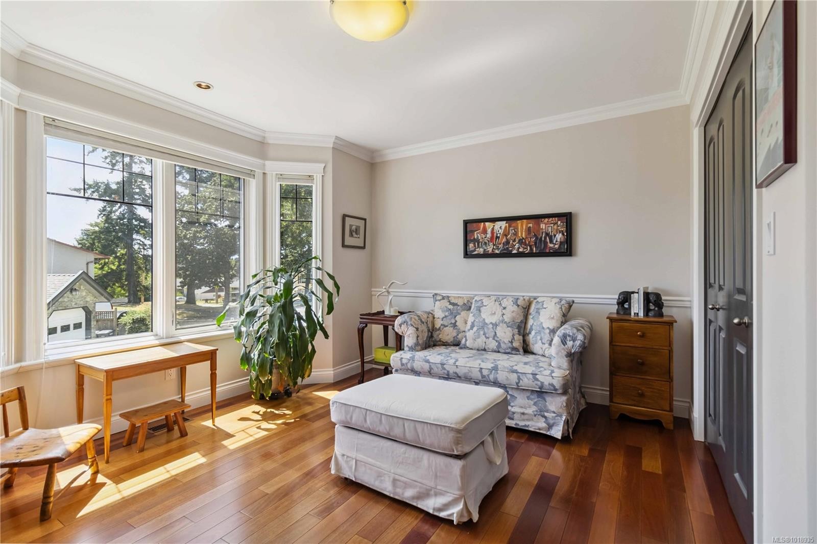 1702 De Sousa Pl, Saanich, BC