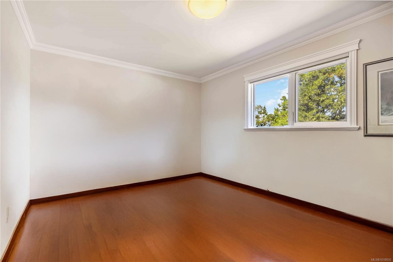 1702 De Sousa Pl, Saanich, BC