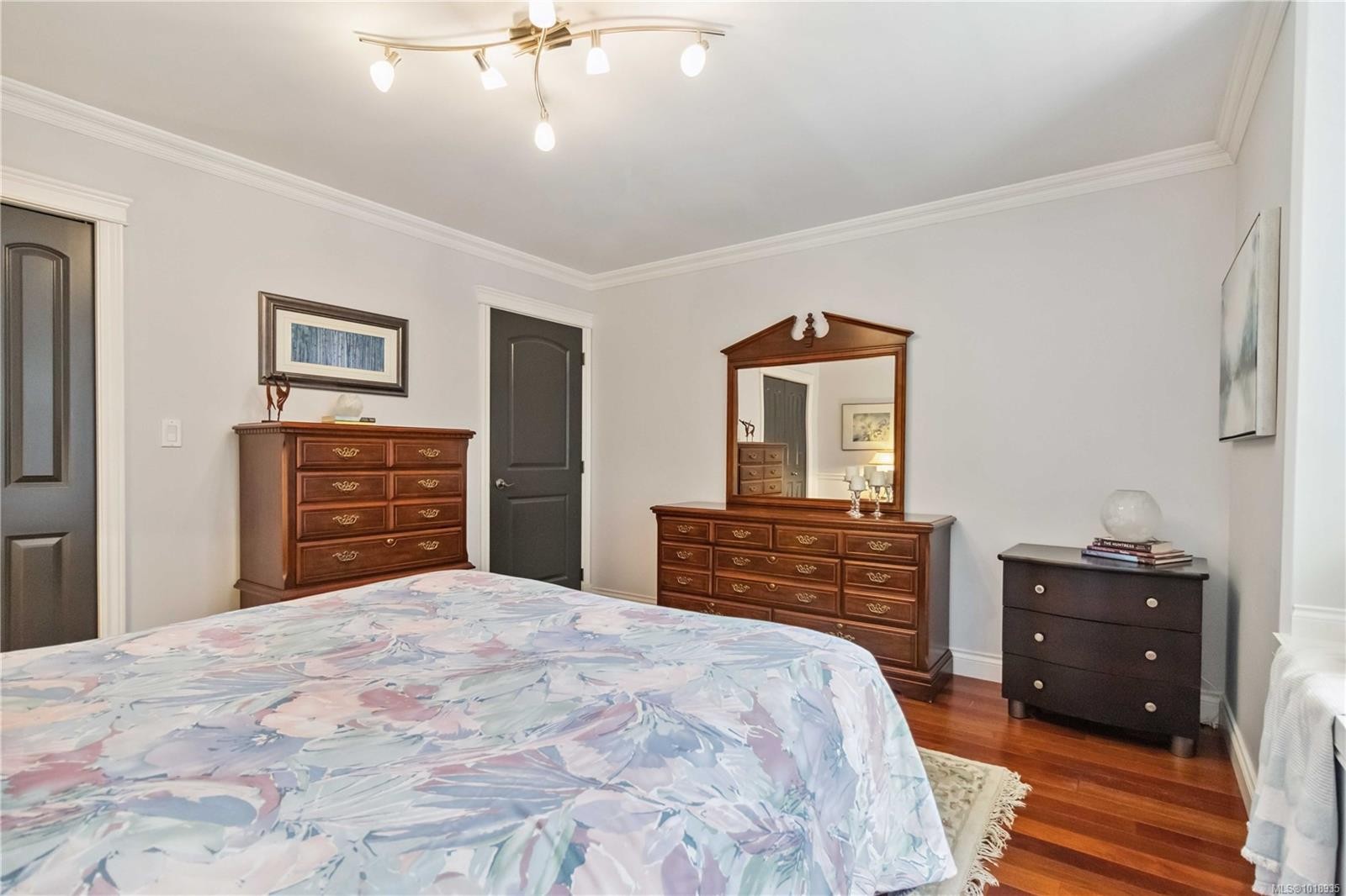 1702 De Sousa Pl, Saanich, BC