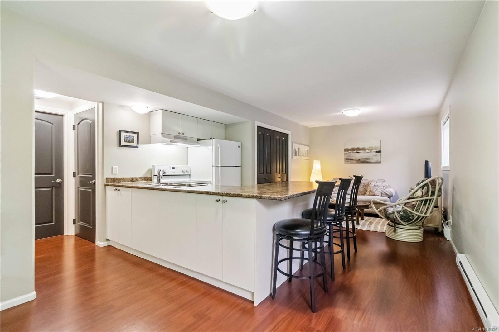 1702 De Sousa Pl, Saanich, BC