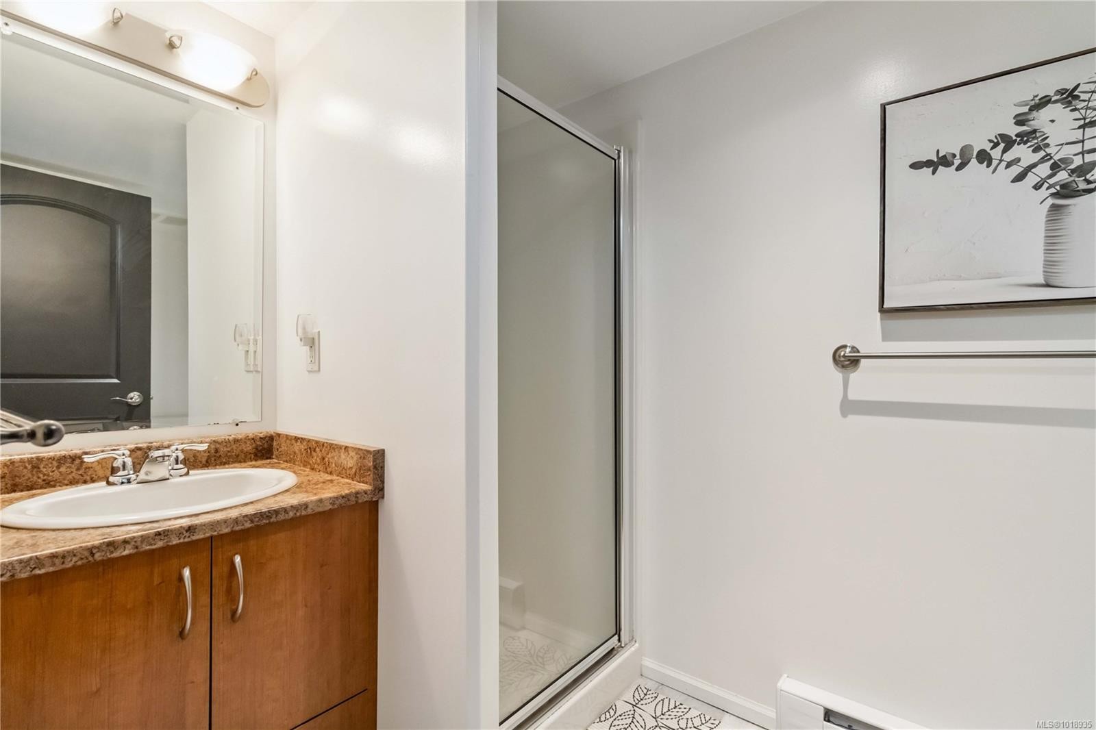 1702 De Sousa Pl, Saanich, BC