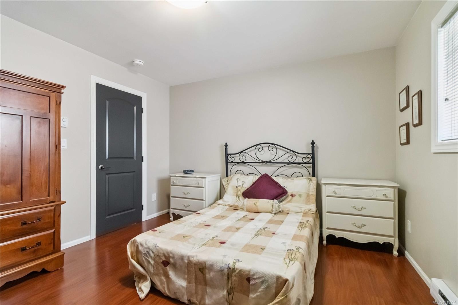 1702 De Sousa Pl, Saanich, BC