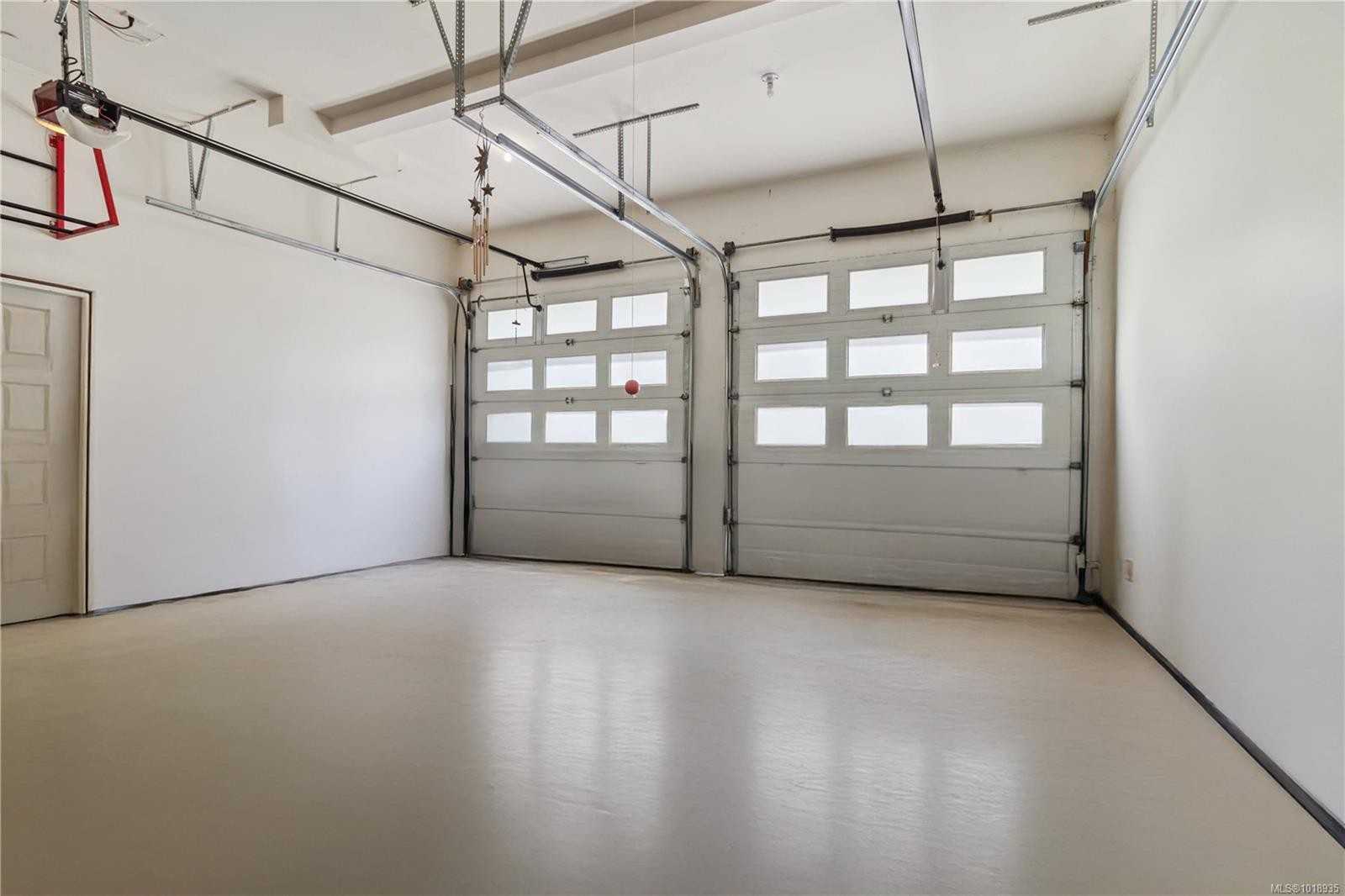 1702 De Sousa Pl, Saanich, BC