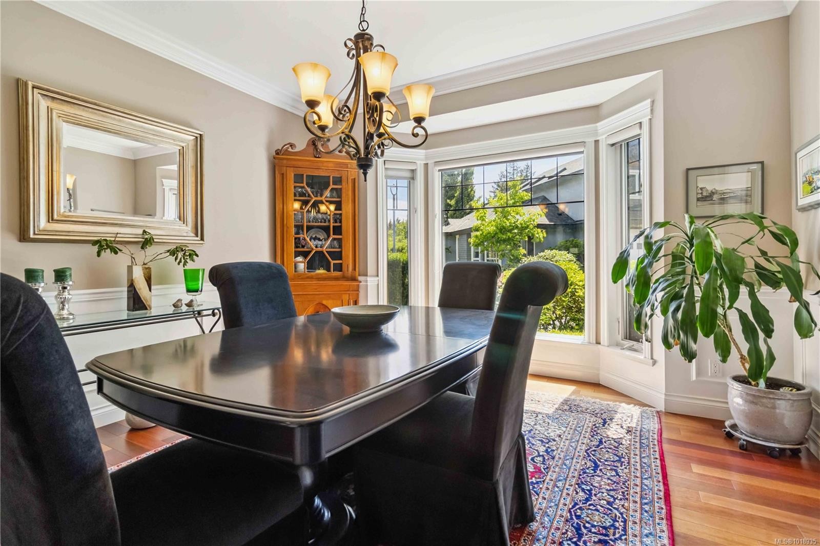 1702 De Sousa Pl, Saanich, BC