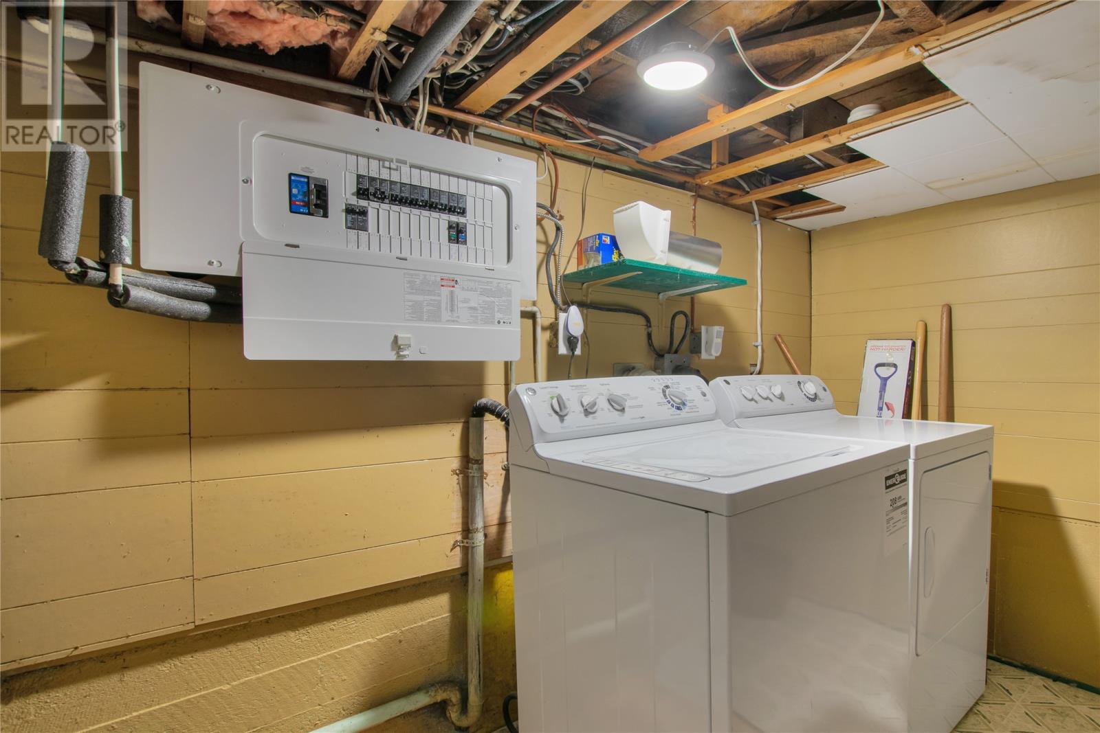 78 St. Clare Avenue, St. John'S, NL - Indoor Photo Showing Laundry Room