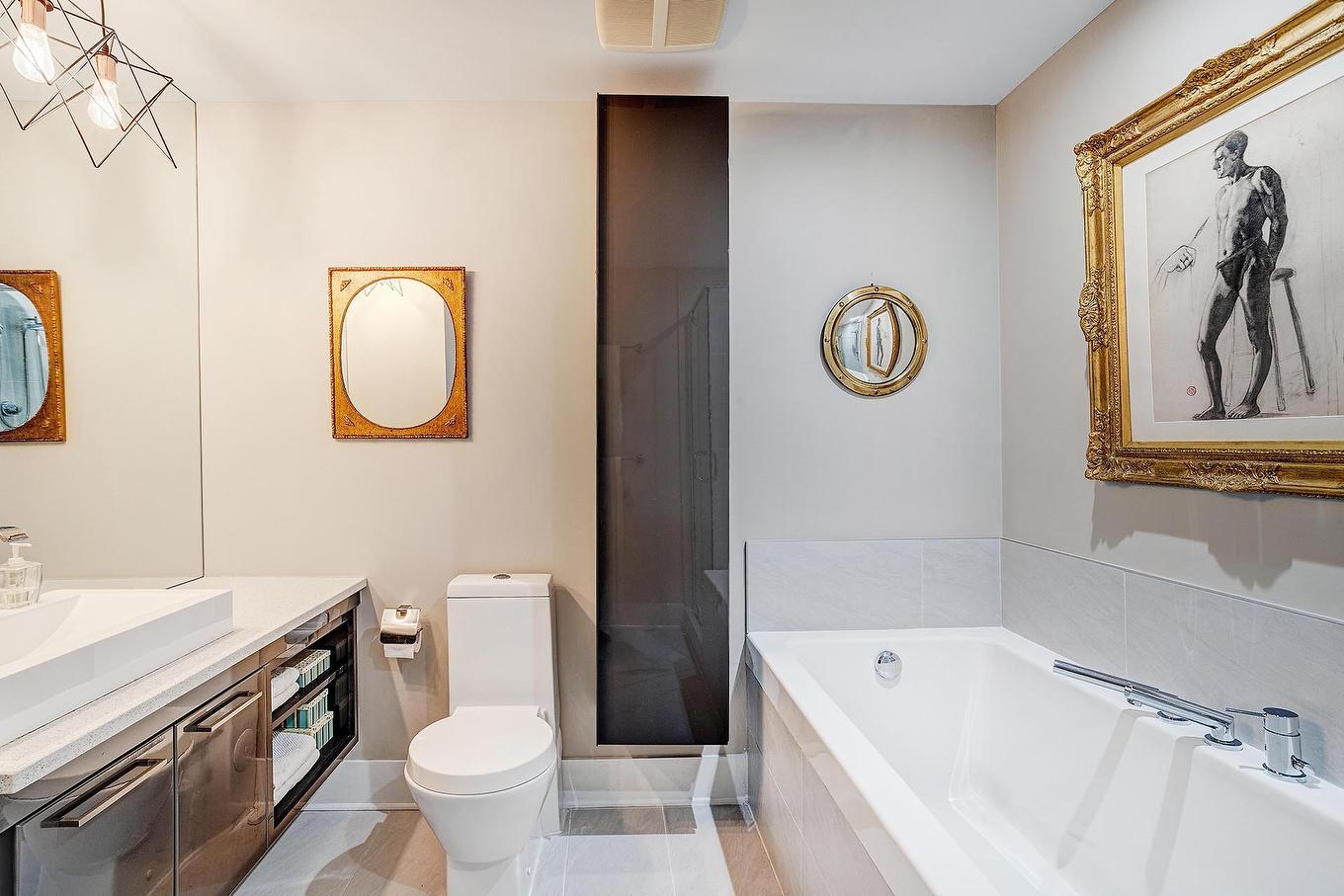 Bathroom - 905-370 Rue St-André, Montréal (Ville-Marie), QC - Indoor Photo Showing Bathroom