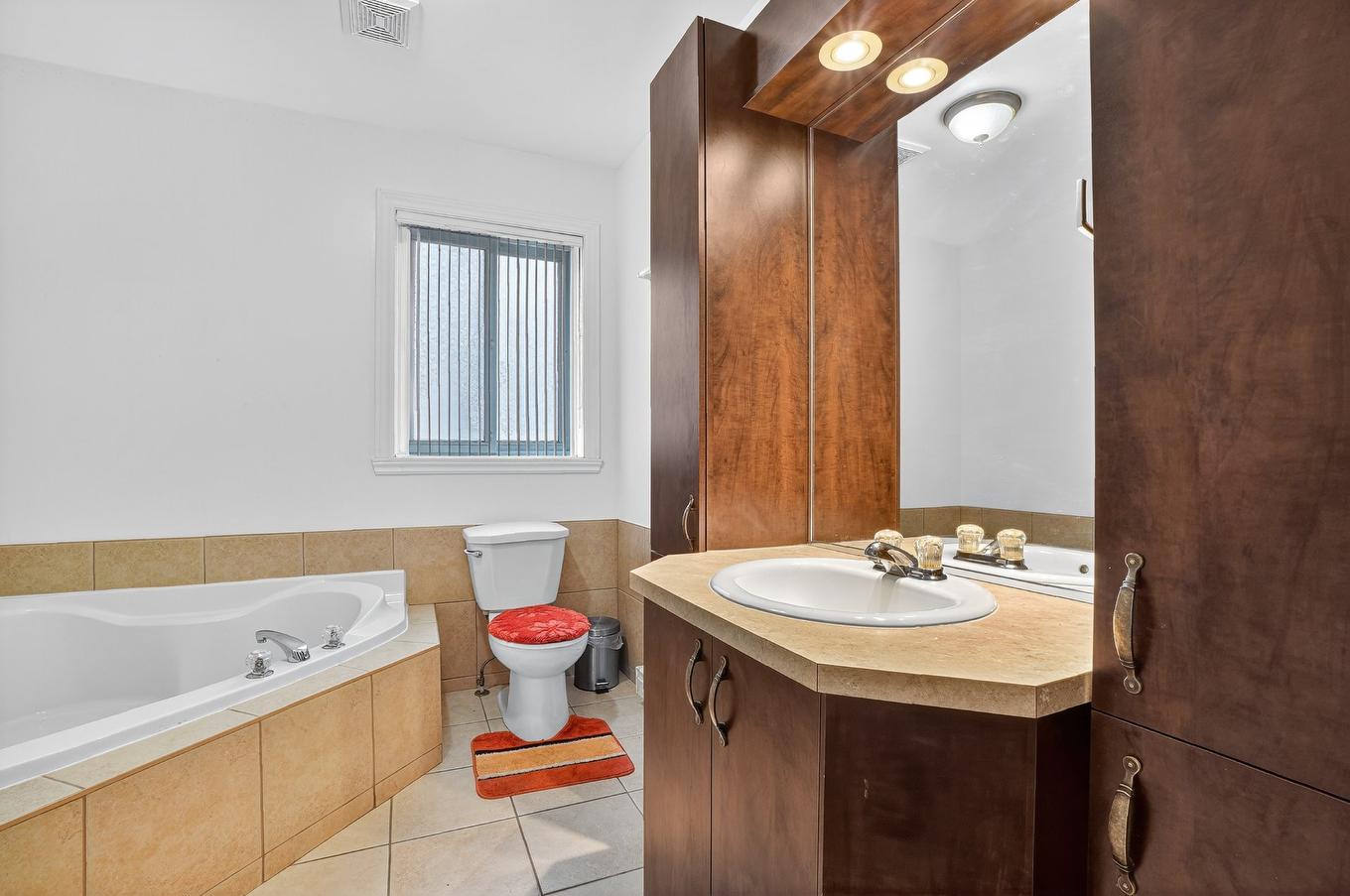 Salle de bains - 302-5320 Rue Du Bocage, Terrebonne (La Plaine), QC - Indoor Photo Showing Bathroom