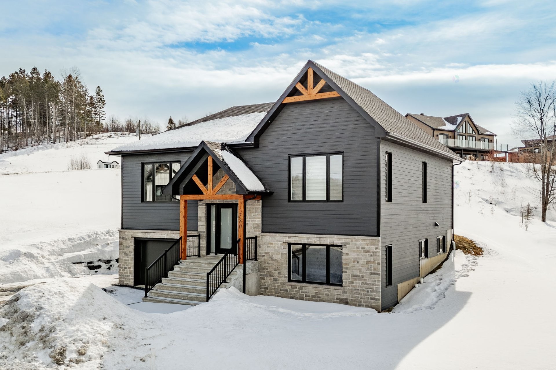 Front of Structure - 780 Rue Mcauley, Coaticook, QC - Outdoor