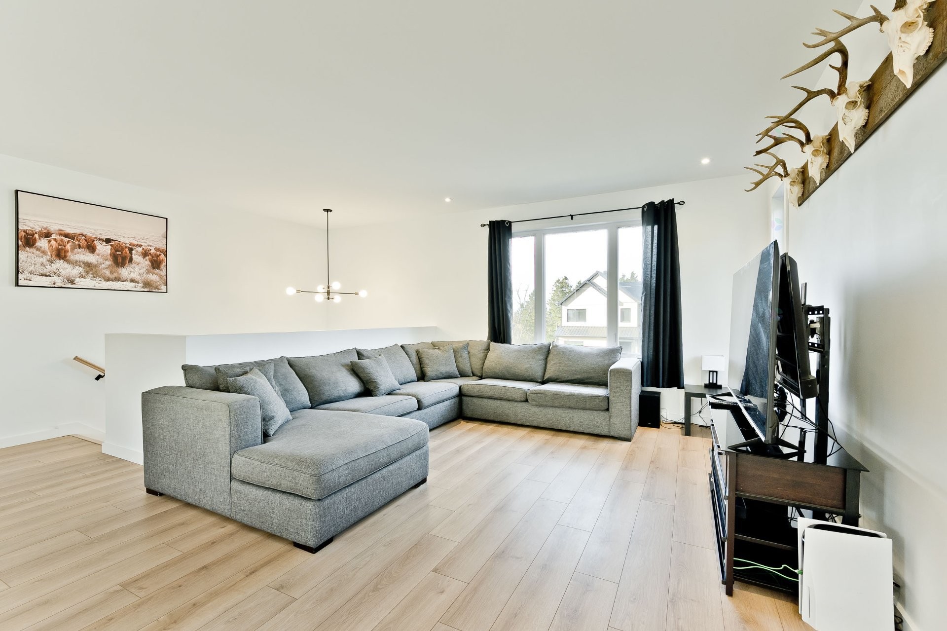 Living Room - 780 Rue Mcauley, Coaticook, QC - Indoor Photo Showing Living Room